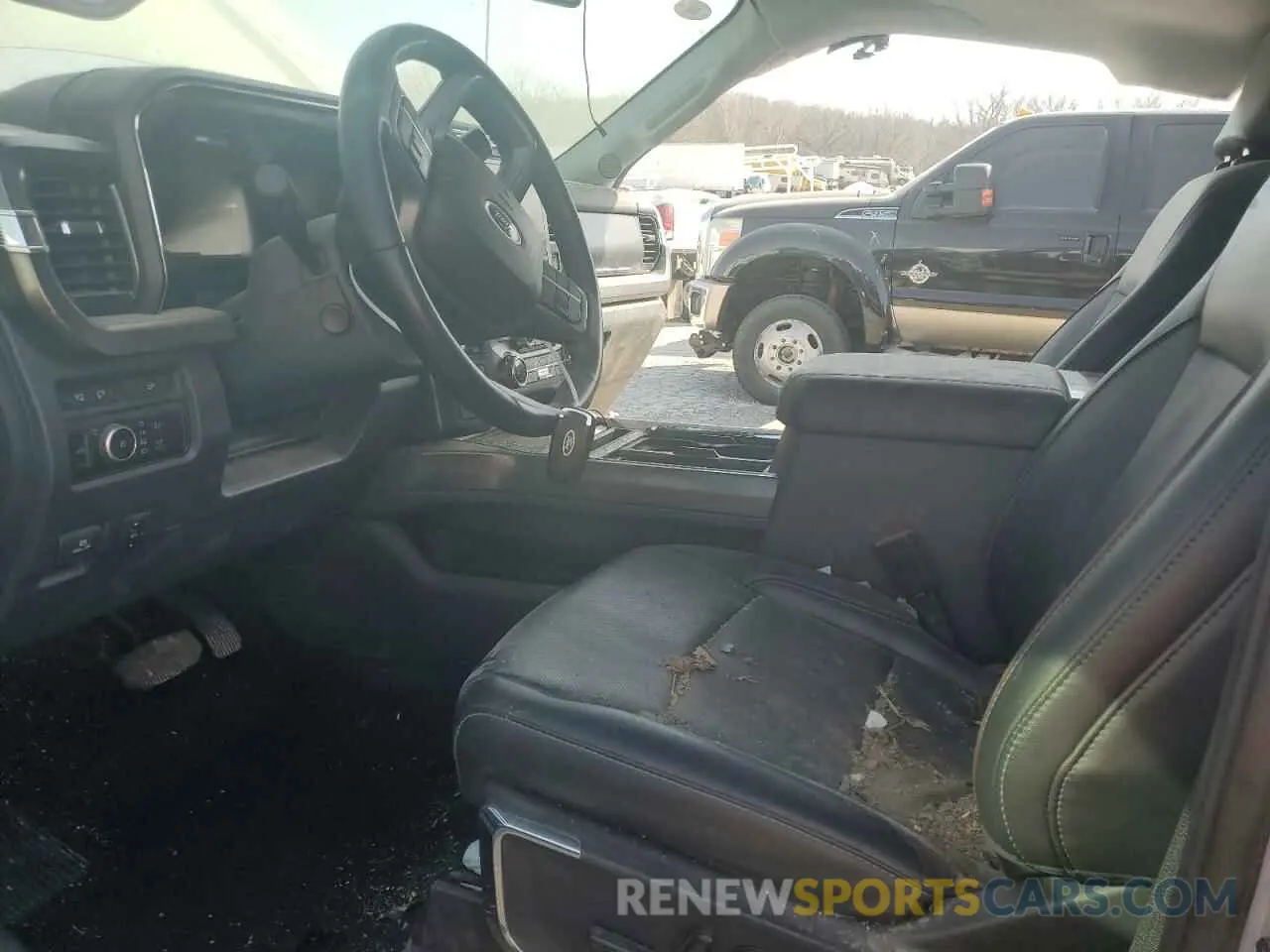 7 Photograph of a damaged car 1FT8W3DT8REE14084 FORD F350 2024