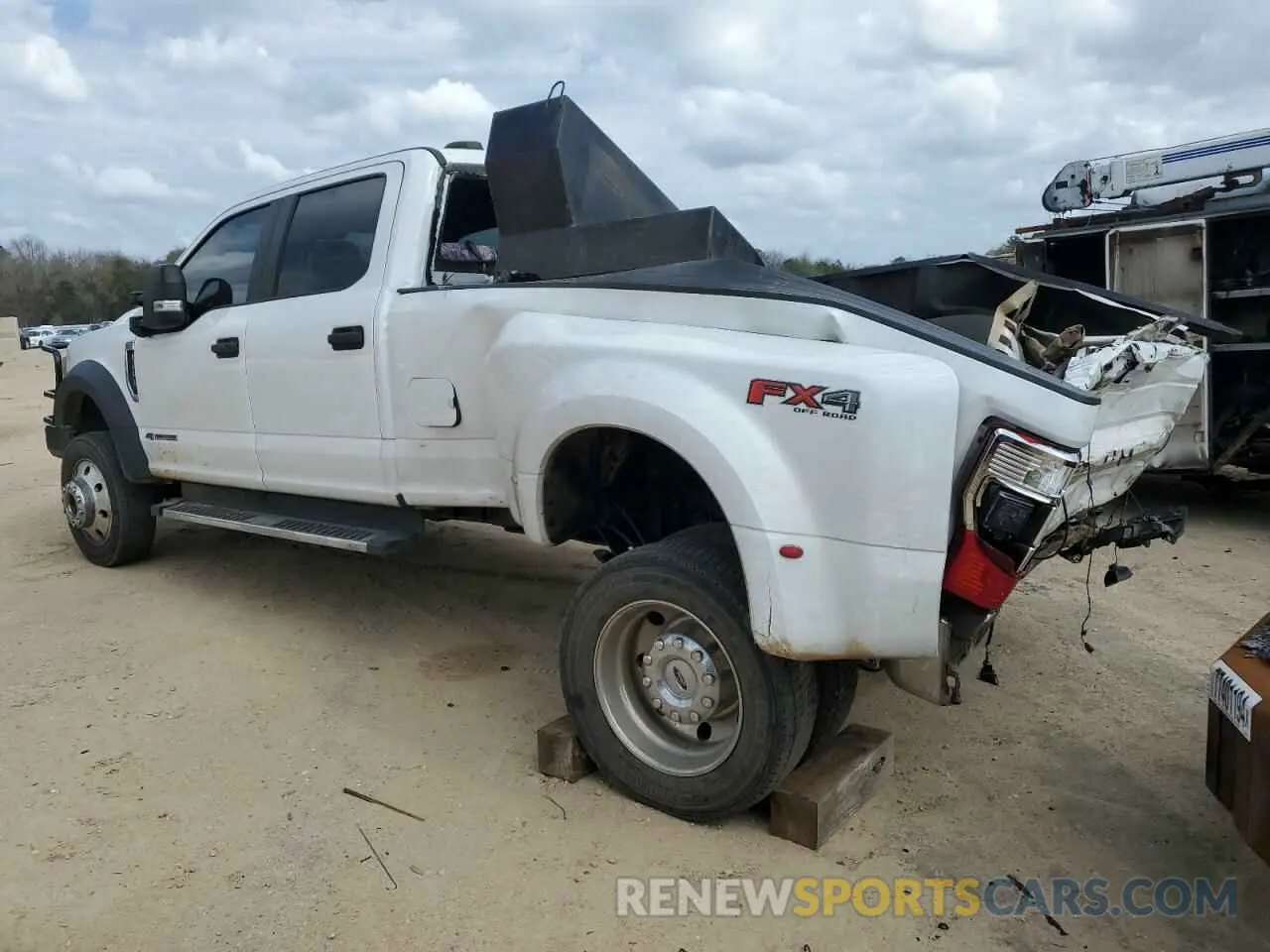 2 Photograph of a damaged car 1FT8W4DT8LEE36017 FORD F450 2020