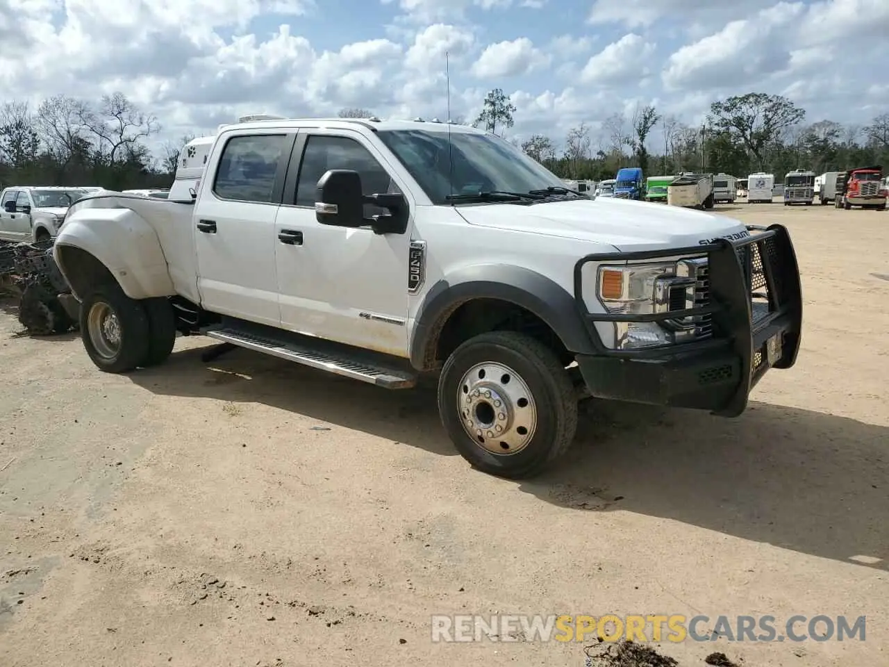 4 Photograph of a damaged car 1FT8W4DT8LEE36017 FORD F450 2020