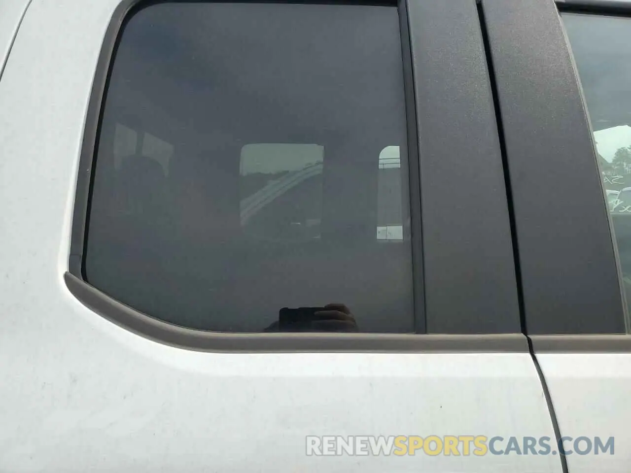 10 Photograph of a damaged car 1FD0X4HN1REE04049 FORD F450 2024