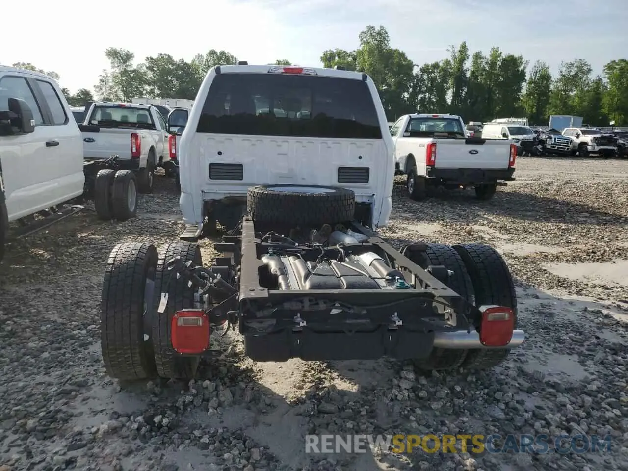 6 Photograph of a damaged car 1FD0X4HN1REE04049 FORD F450 2024