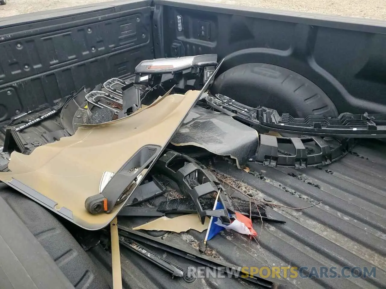 15 Photograph of a damaged car 1FT8W4DT4SEC06280 FORD F450 2025