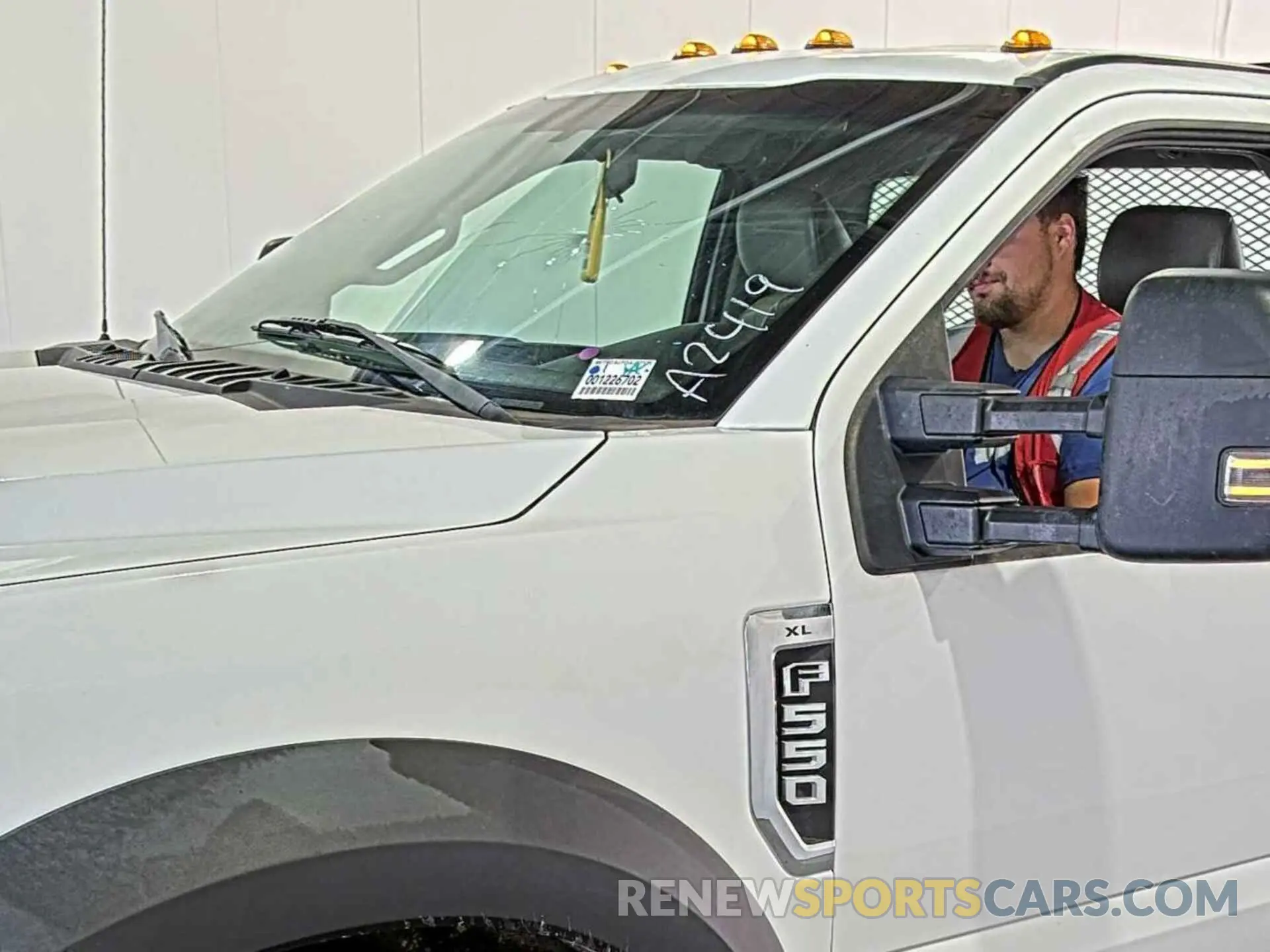 14 Photograph of a damaged car 1FDUF5GY0KDA26498 FORD F550 2019
