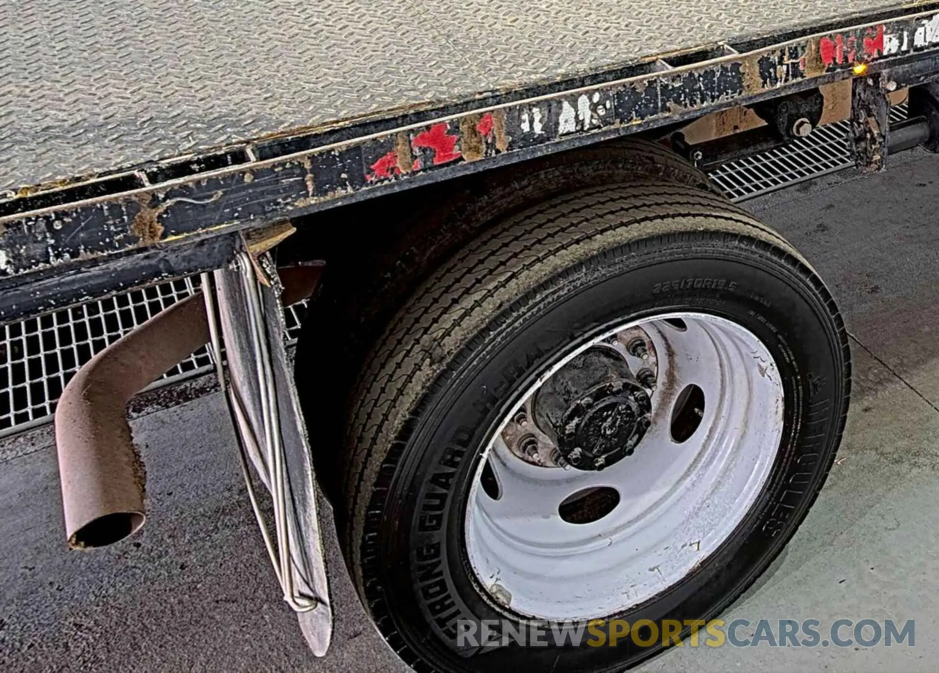 23 Photograph of a damaged car 1FDUF5GY0KDA26498 FORD F550 2019