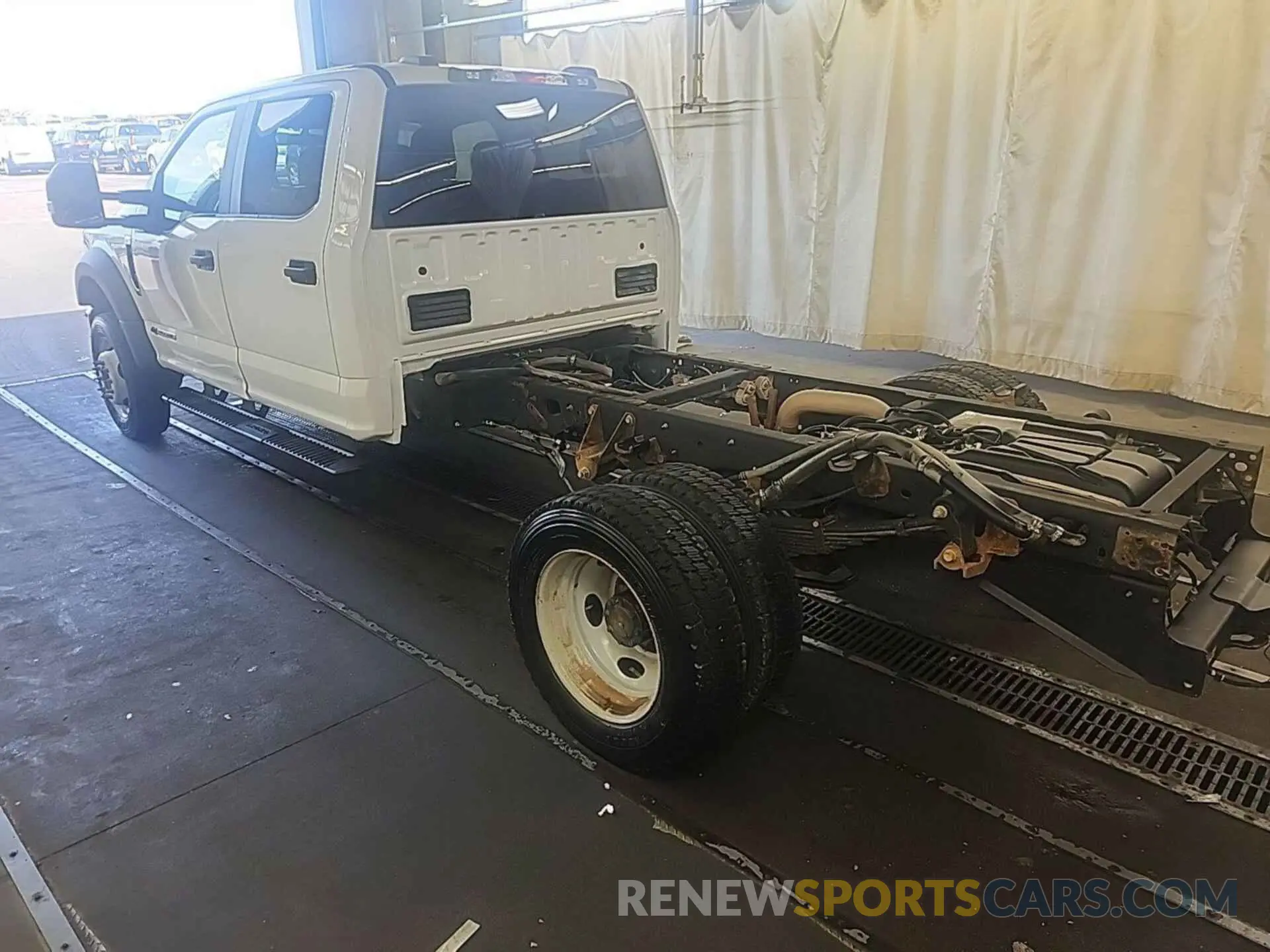 19 Photograph of a damaged car 1FD0W5HT4LEC53710 FORD F550 2020