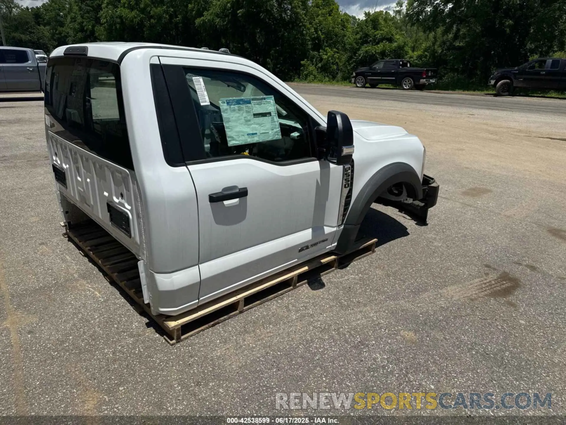 4 Photograph of a damaged car 1FDUF5HT1RED41404 FORD F550 2024