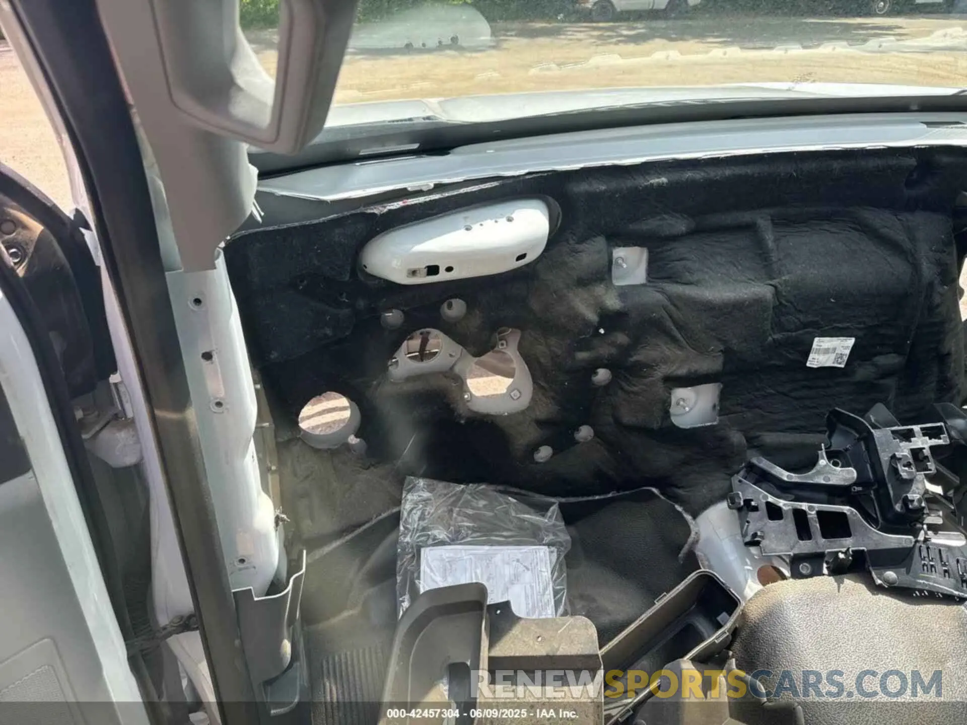 6 Photograph of a damaged car 1FDUF5HT3RED37883 FORD F550 2024