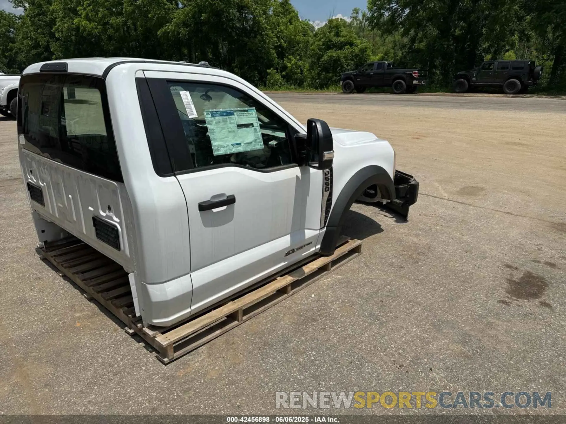 4 Photograph of a damaged car 1FDUF5HT8RED41198 FORD F550 2024
