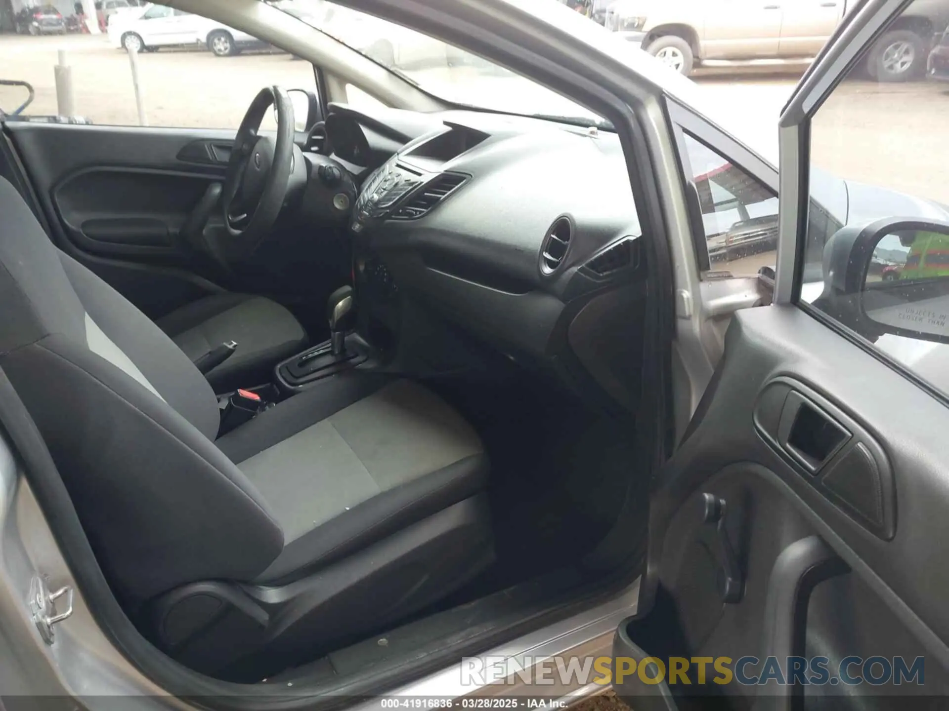 5 Photograph of a damaged car 3FADP4AJ5KM152745 FORD FIESTA 2019