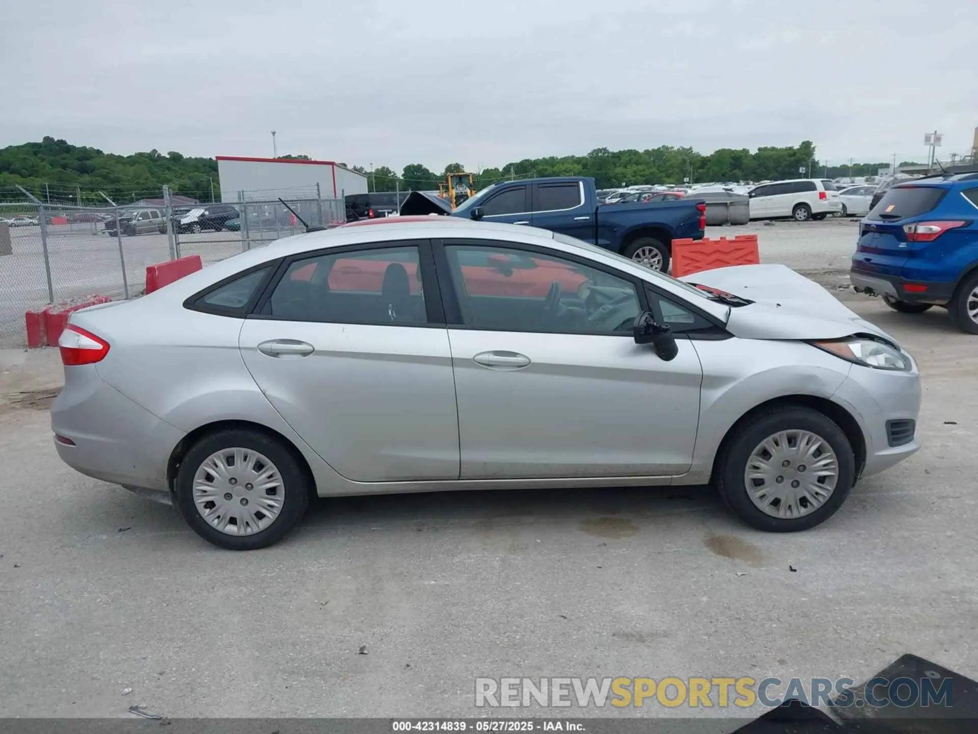 13 Photograph of a damaged car 3FADP4AJ8KM129203 FORD FIESTA 2019