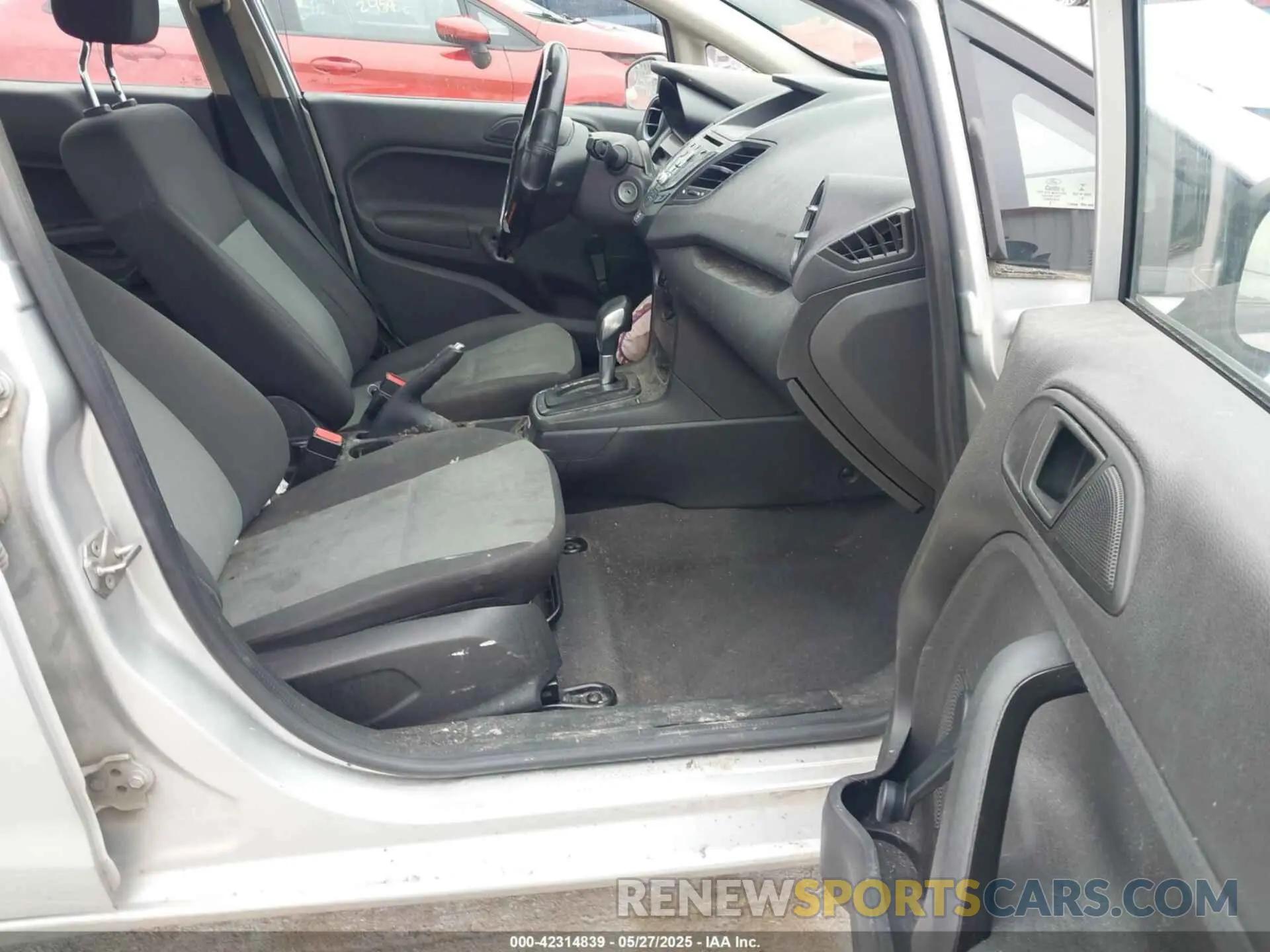 5 Photograph of a damaged car 3FADP4AJ8KM129203 FORD FIESTA 2019
