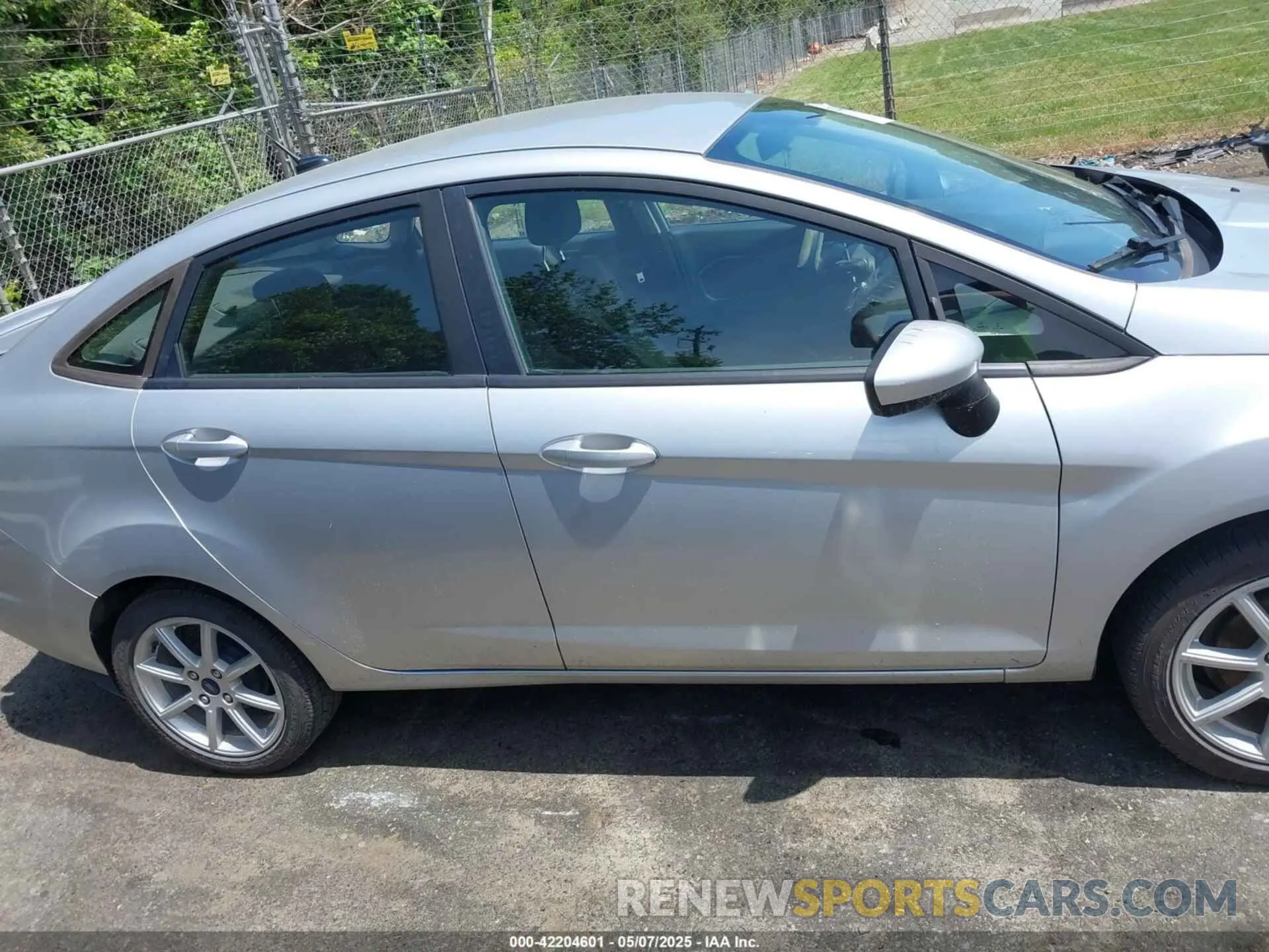 13 Photograph of a damaged car 3FADP4BJ0KM133096 FORD FIESTA 2019