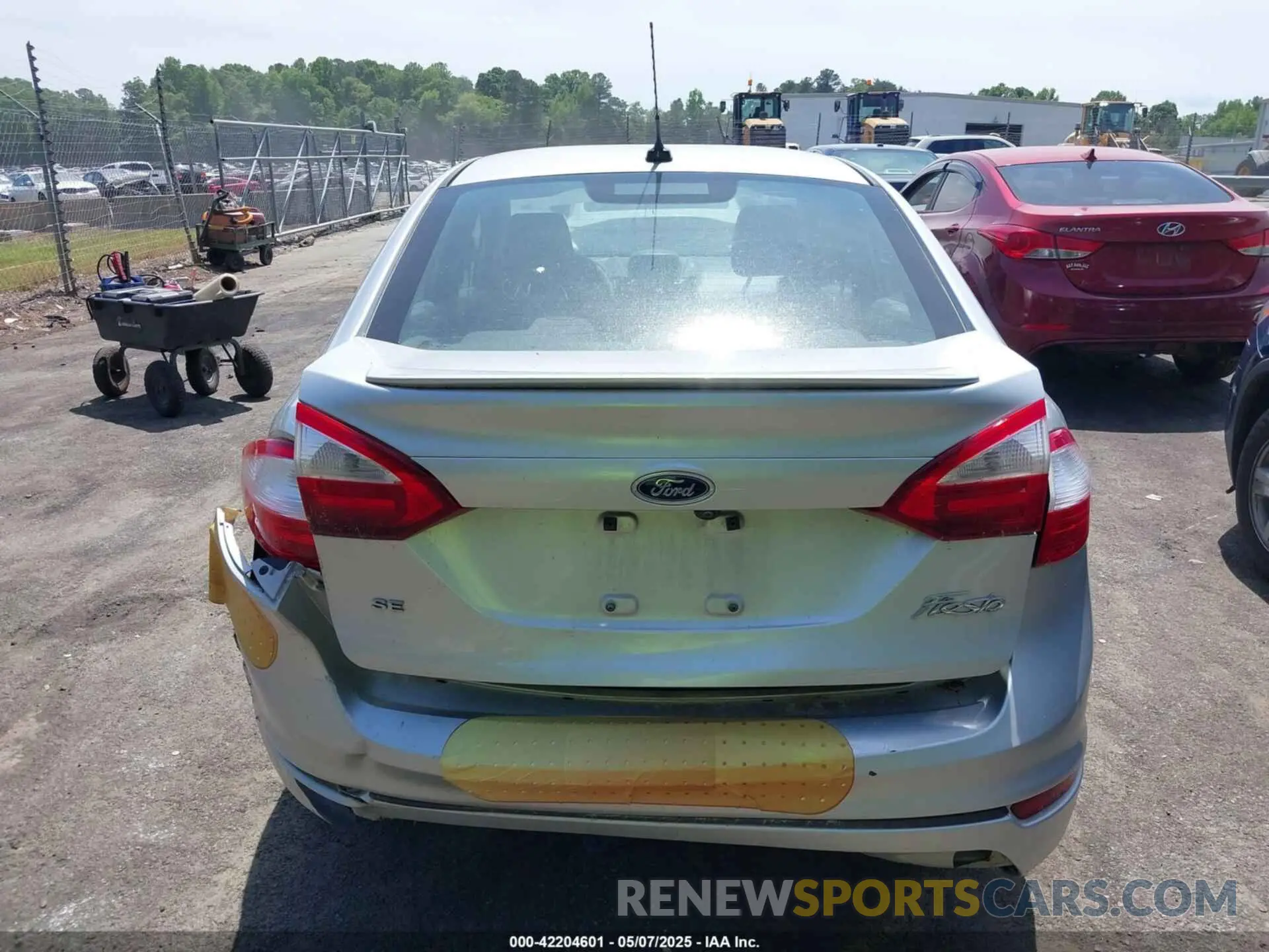 16 Photograph of a damaged car 3FADP4BJ0KM133096 FORD FIESTA 2019