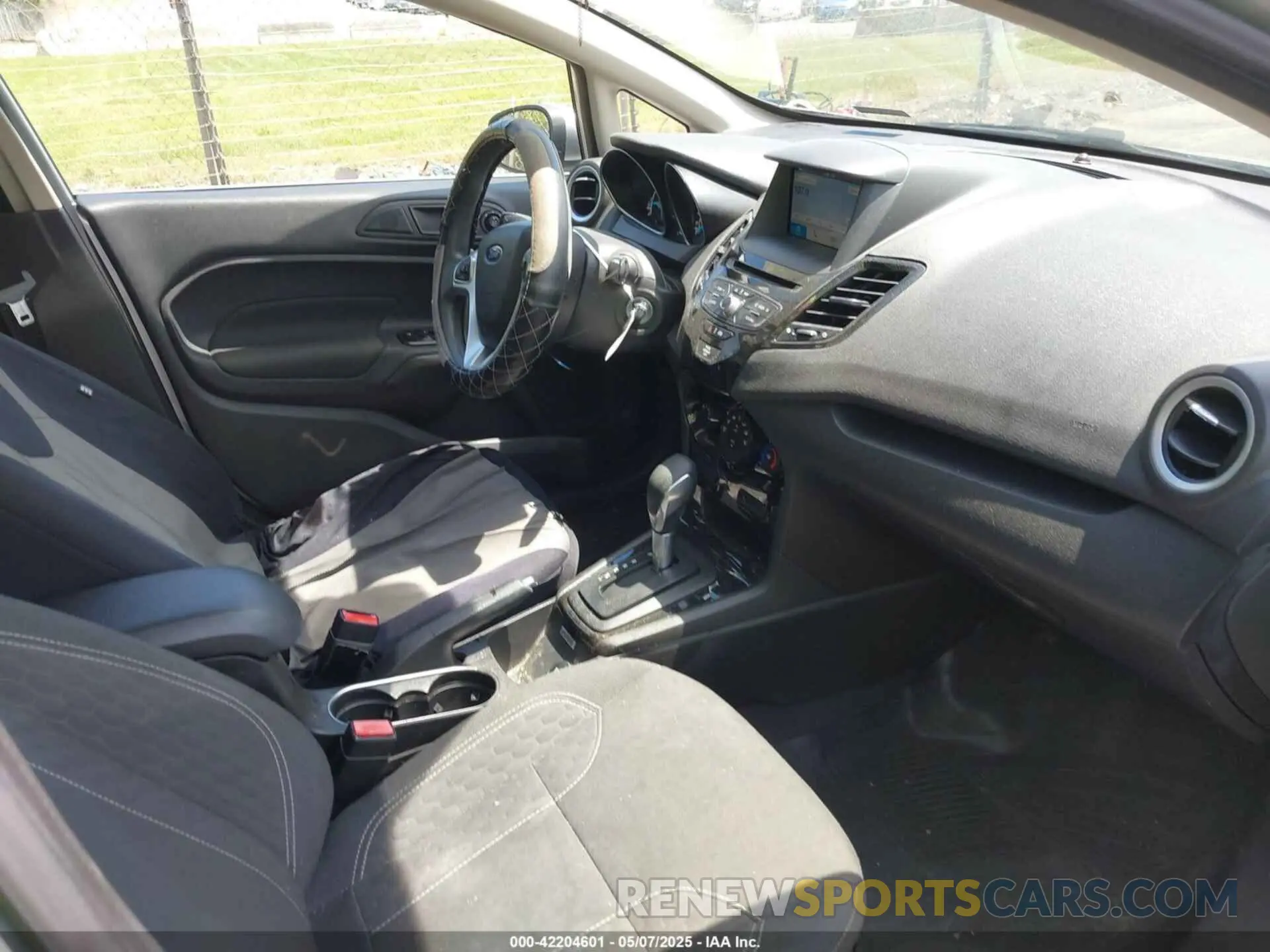 5 Photograph of a damaged car 3FADP4BJ0KM133096 FORD FIESTA 2019