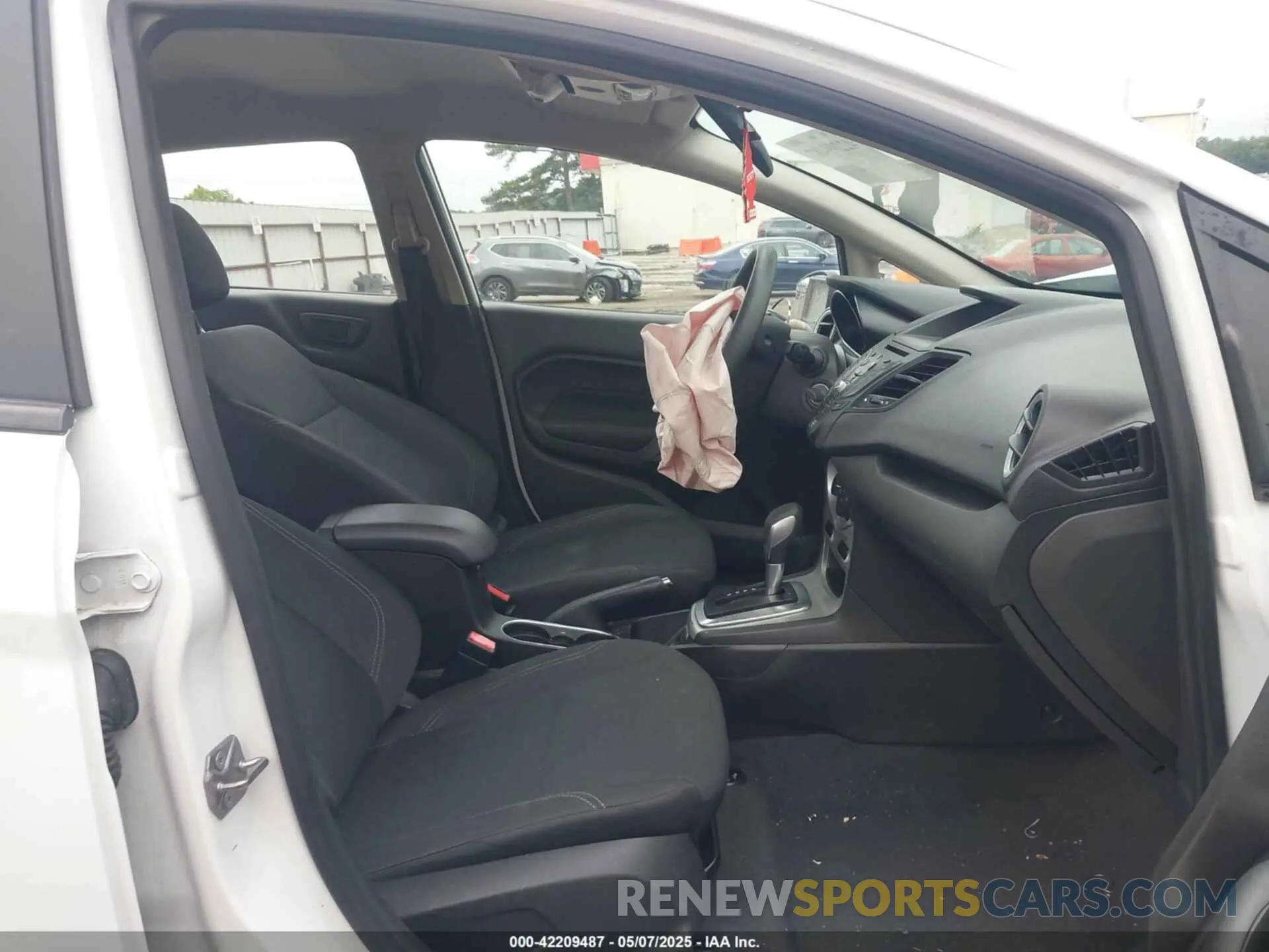 5 Photograph of a damaged car 3FADP4BJ0KM154255 FORD FIESTA 2019