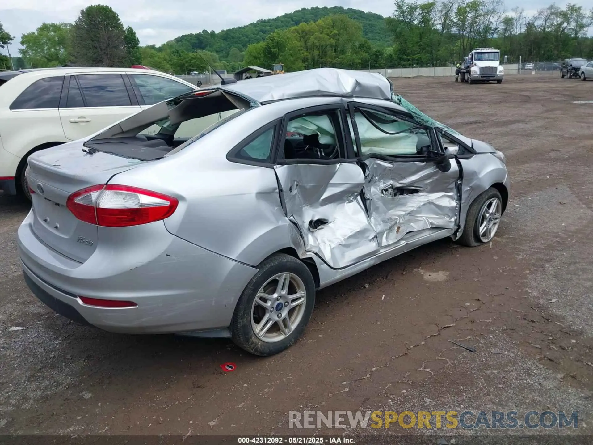 4 Photograph of a damaged car 3FADP4BJ1KM104464 FORD FIESTA 2019