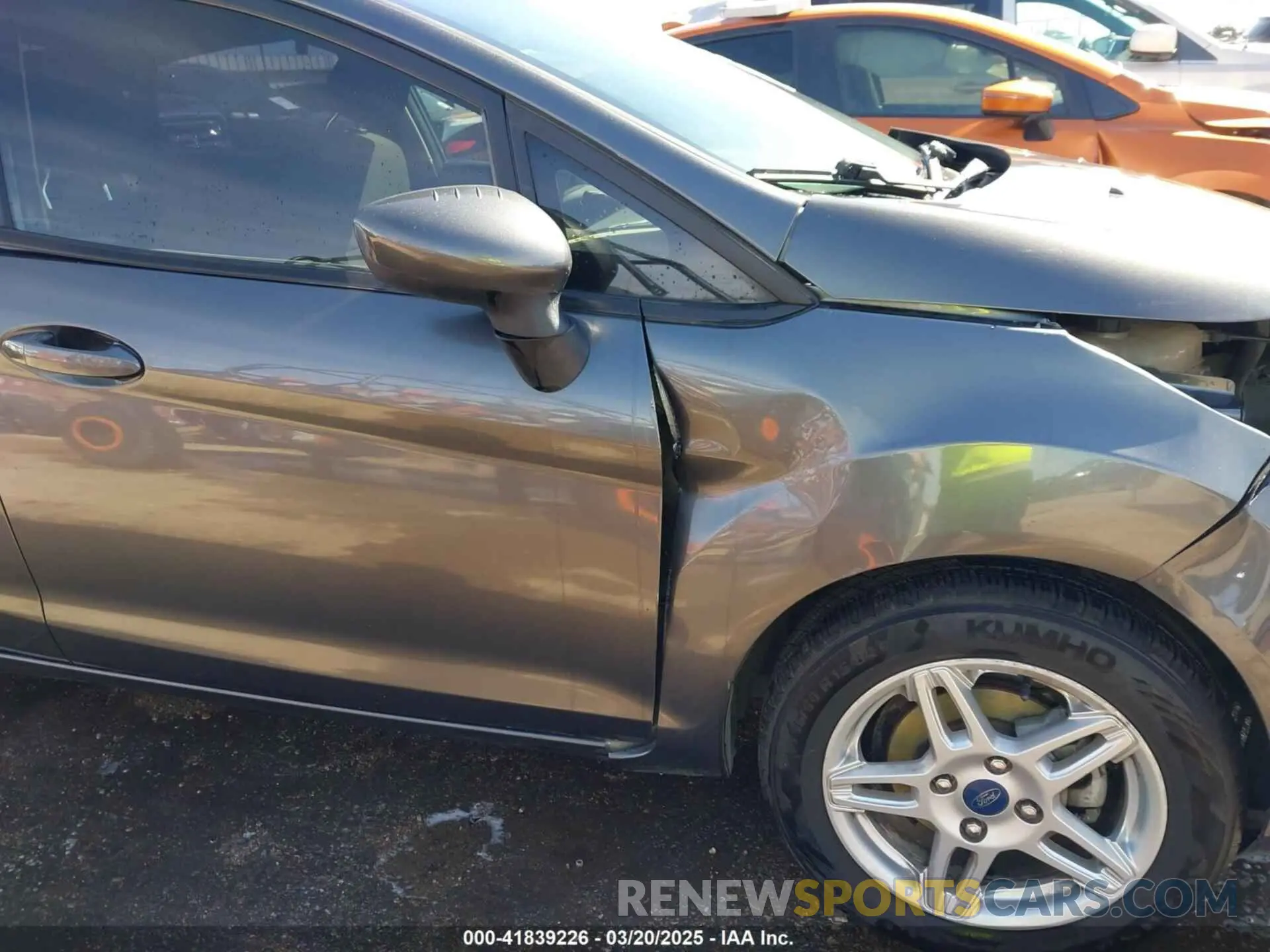 18 Photograph of a damaged car 3FADP4BJ2KM122701 FORD FIESTA 2019