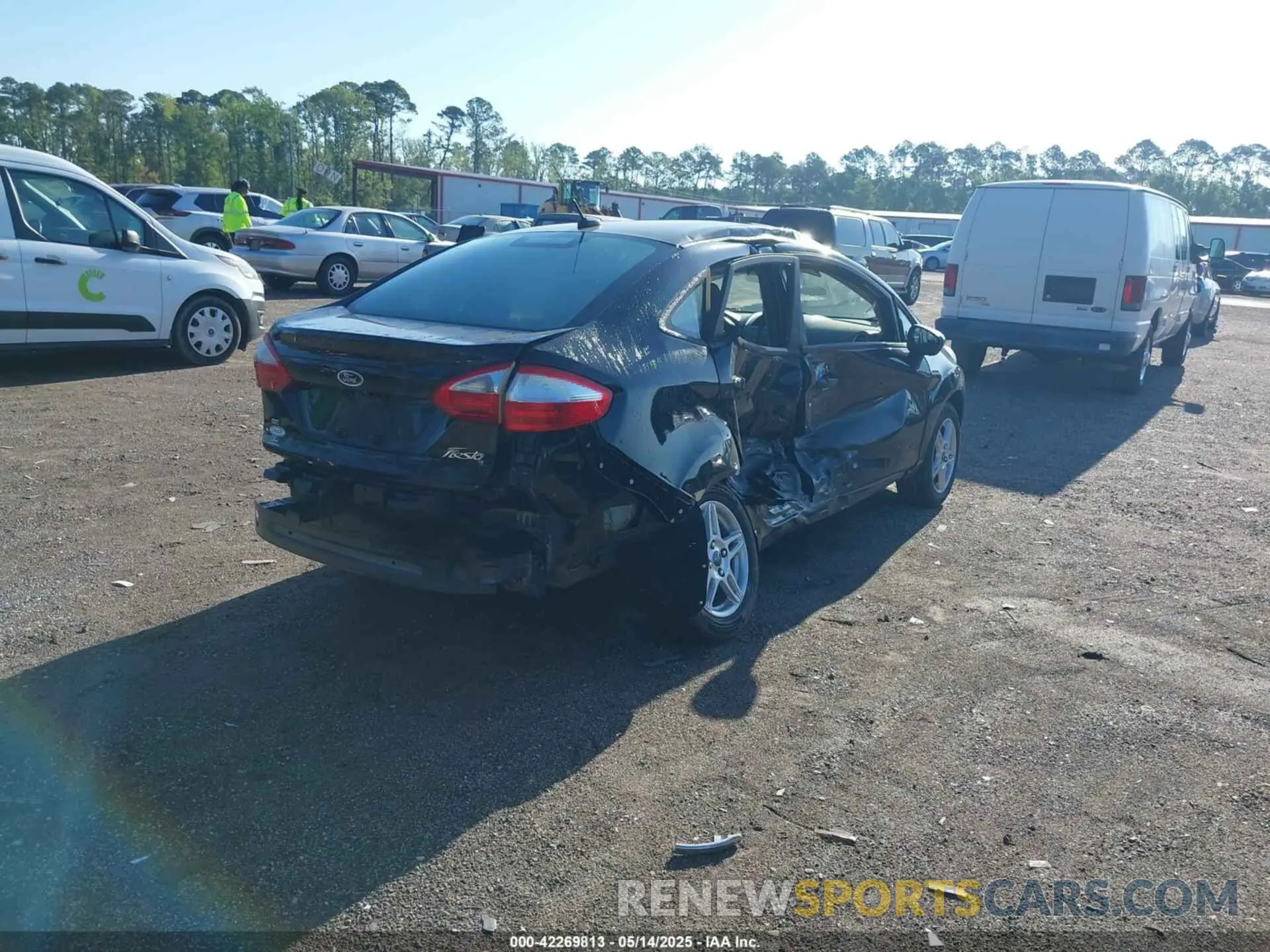 4 Photograph of a damaged car 3FADP4BJ2KM159022 FORD FIESTA 2019