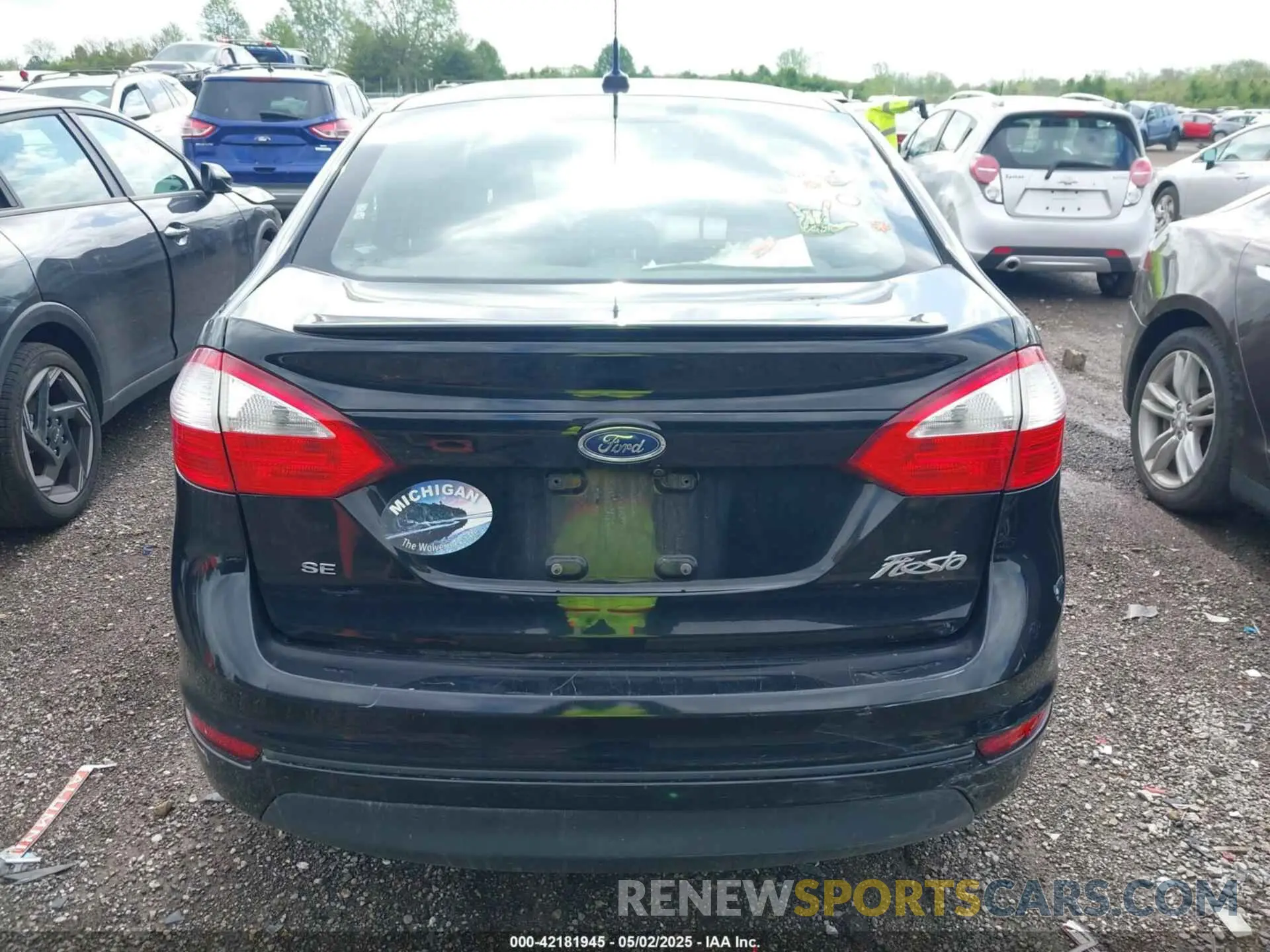 16 Photograph of a damaged car 3FADP4BJ3KM137563 FORD FIESTA 2019