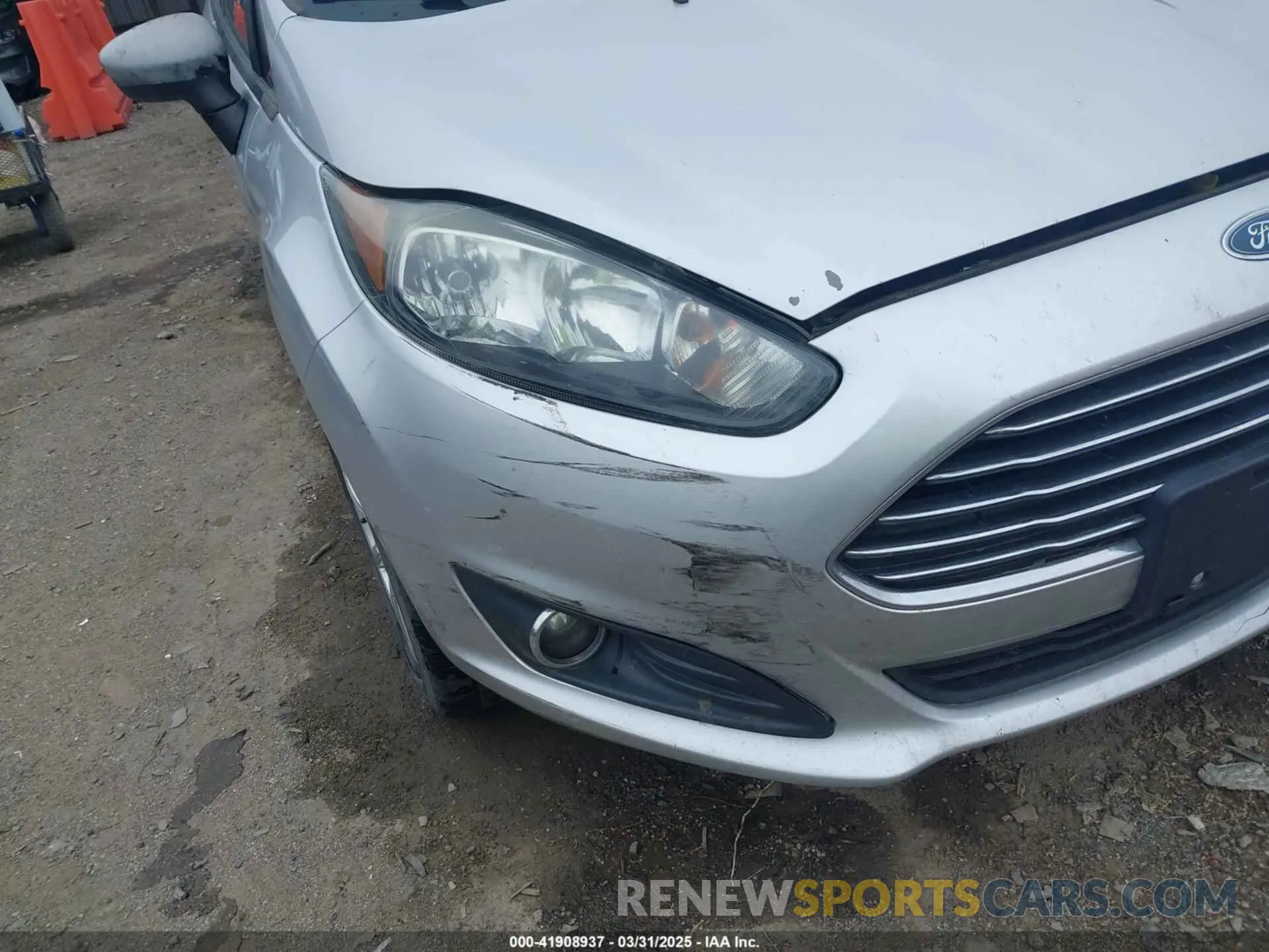 18 Photograph of a damaged car 3FADP4BJ4KM105799 FORD FIESTA 2019