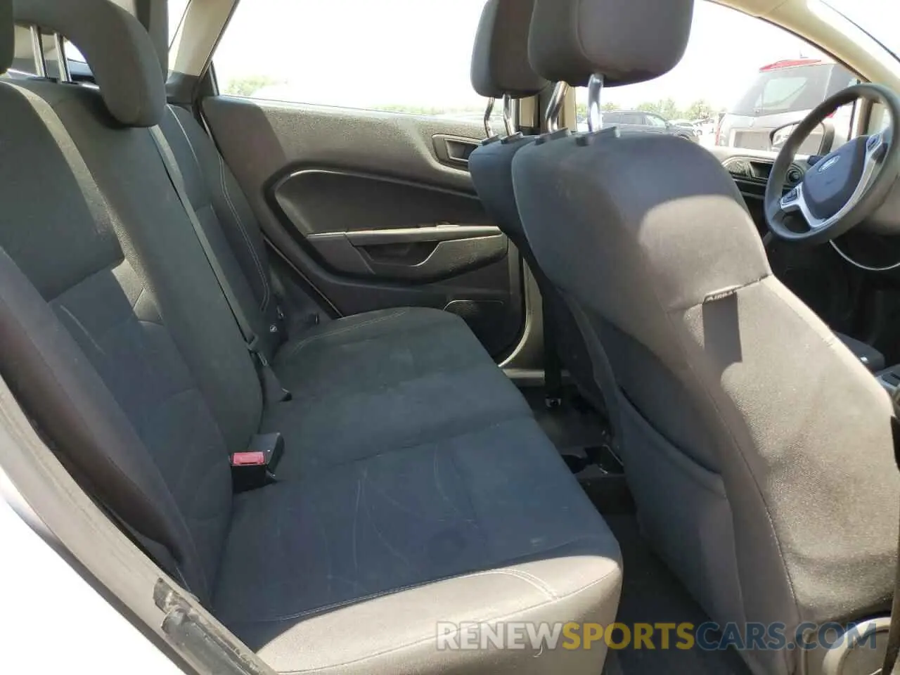 10 Photograph of a damaged car 3FADP4BJ4KM138804 FORD FIESTA 2019