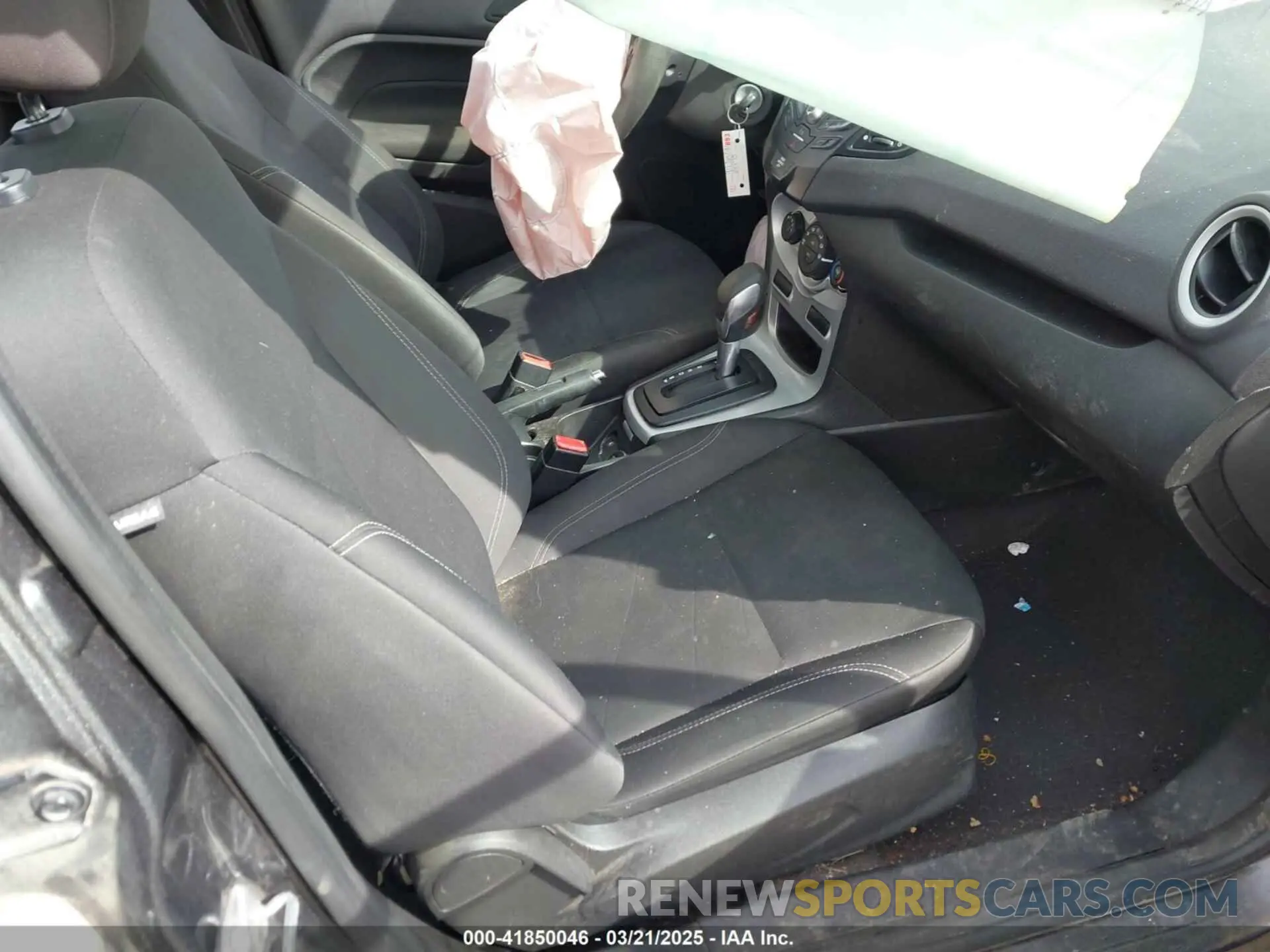5 Photograph of a damaged car 3FADP4BJ4KM141427 FORD FIESTA 2019