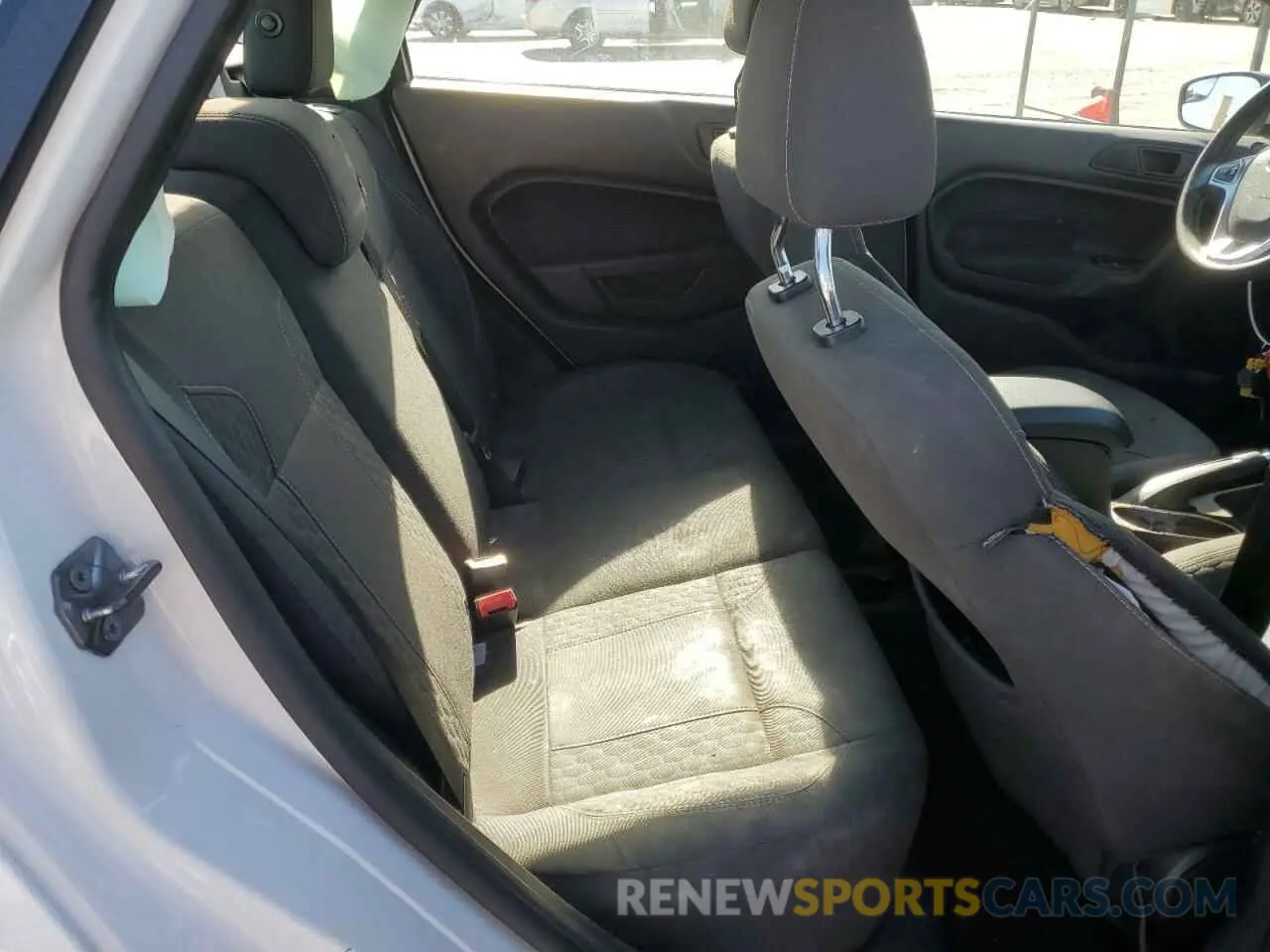 10 Photograph of a damaged car 3FADP4BJ4KM143565 FORD FIESTA 2019