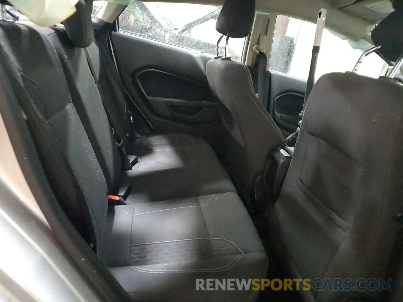 10 Photograph of a damaged car 3FADP4BJ4KM149883 FORD FIESTA 2019