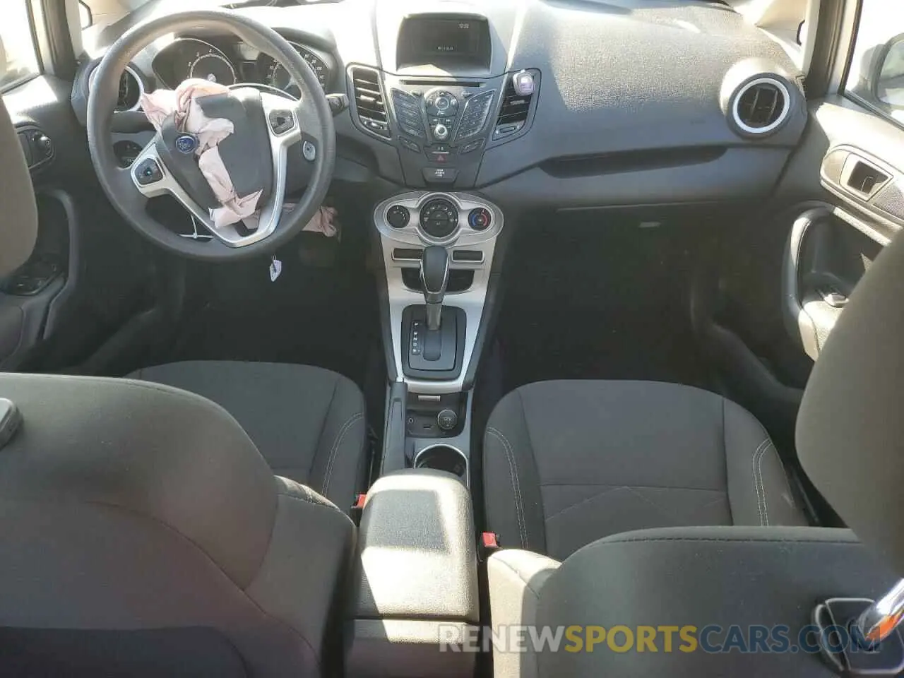 8 Photograph of a damaged car 3FADP4BJ4KM159684 FORD FIESTA 2019