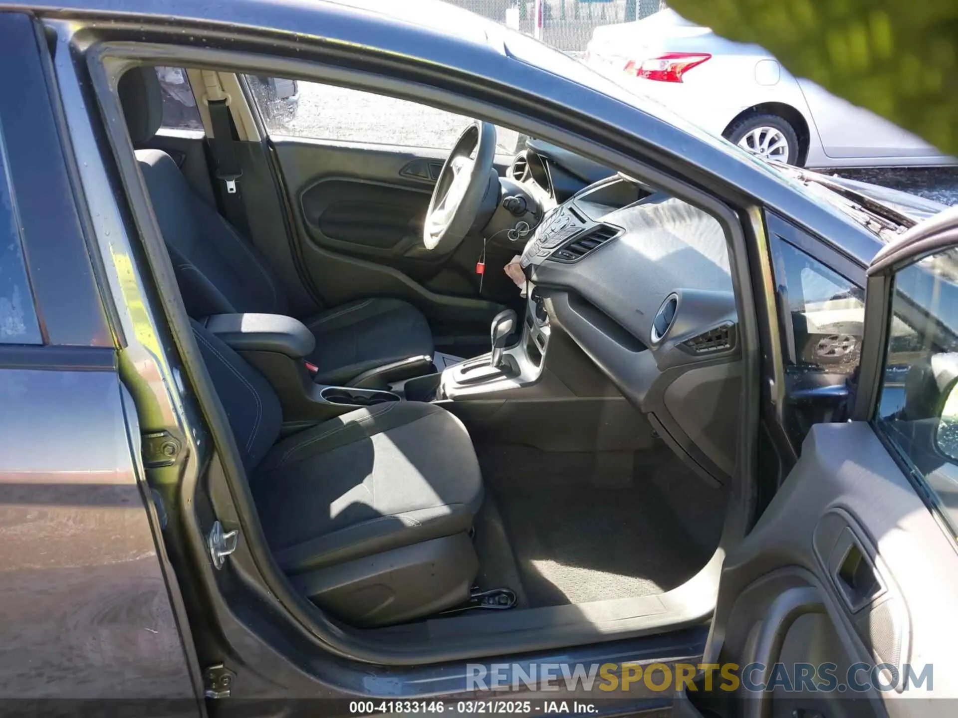 5 Photograph of a damaged car 3FADP4BJ5KM111479 FORD FIESTA 2019