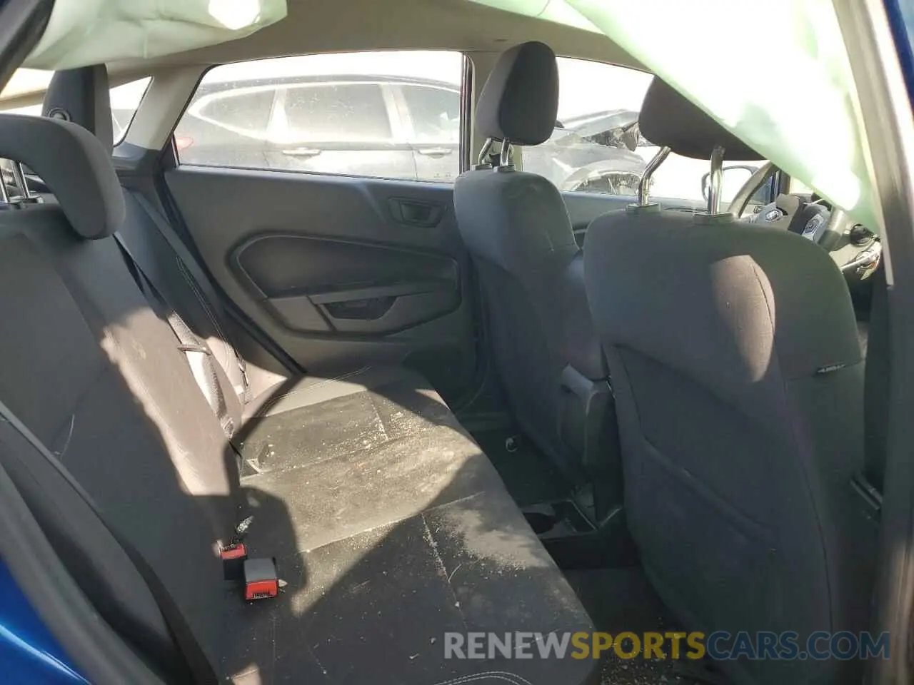 10 Photograph of a damaged car 3FADP4BJ5KM114852 FORD FIESTA 2019