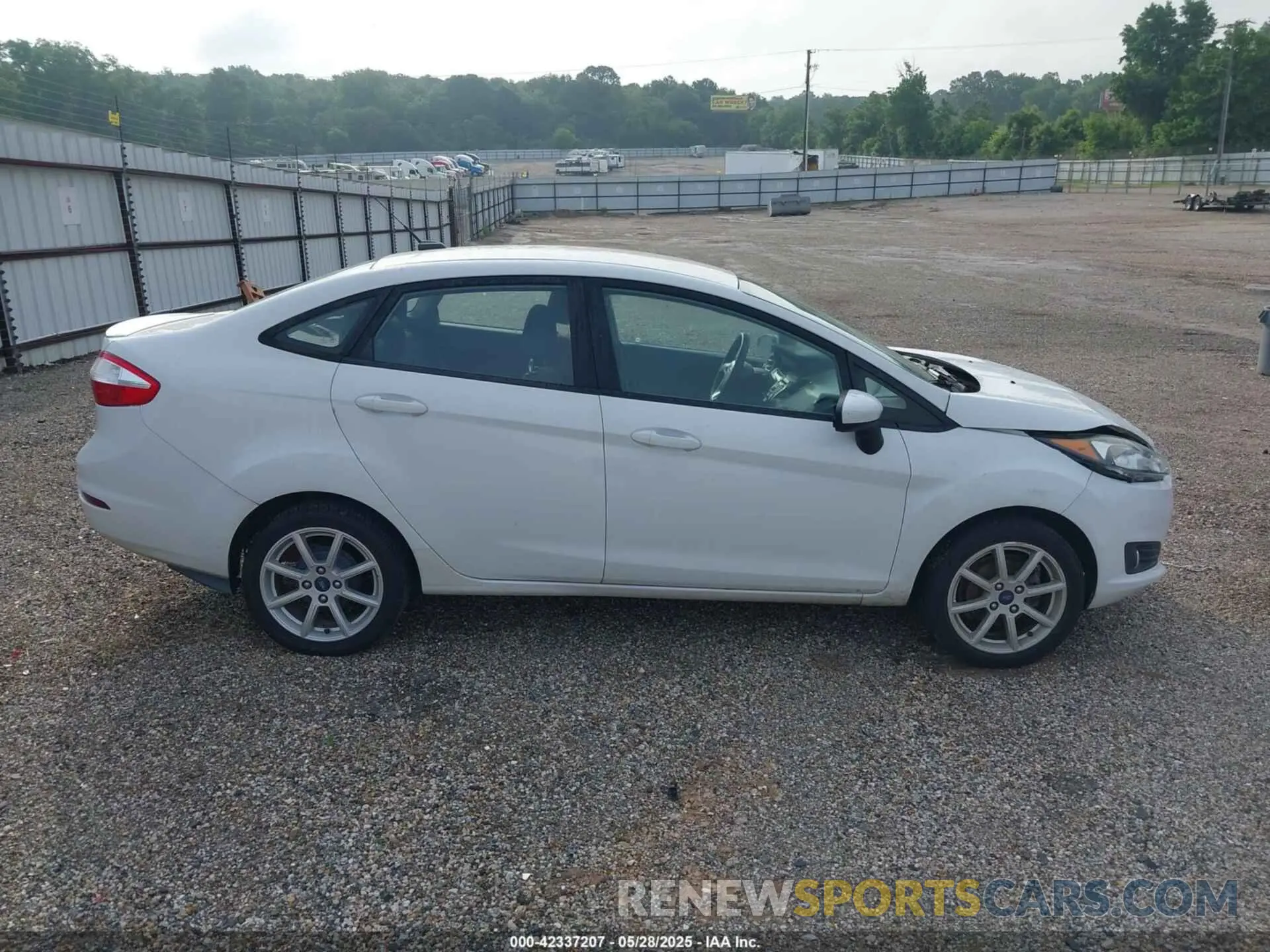 14 Photograph of a damaged car 3FADP4BJ5KM123583 FORD FIESTA 2019