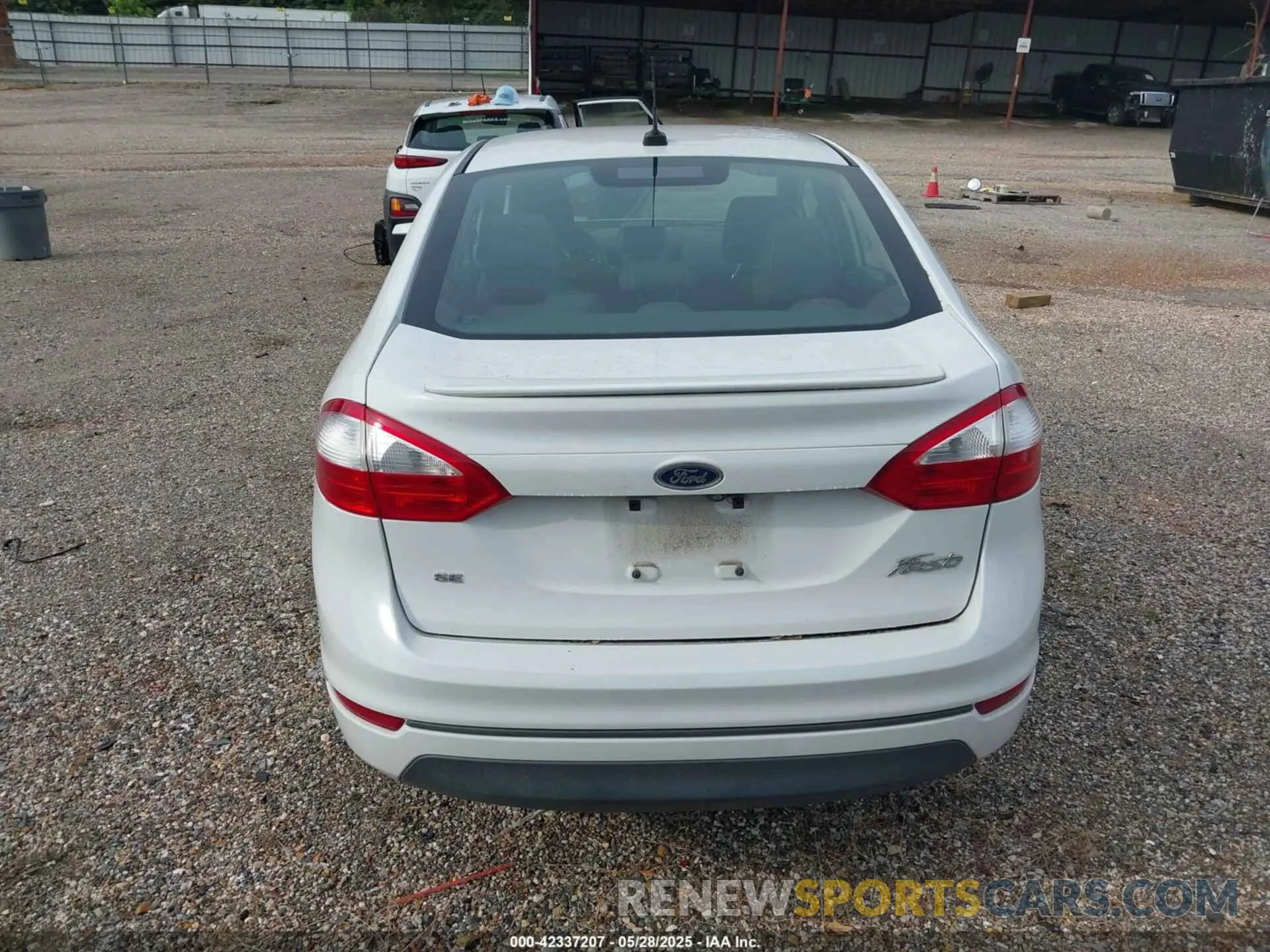 17 Photograph of a damaged car 3FADP4BJ5KM123583 FORD FIESTA 2019