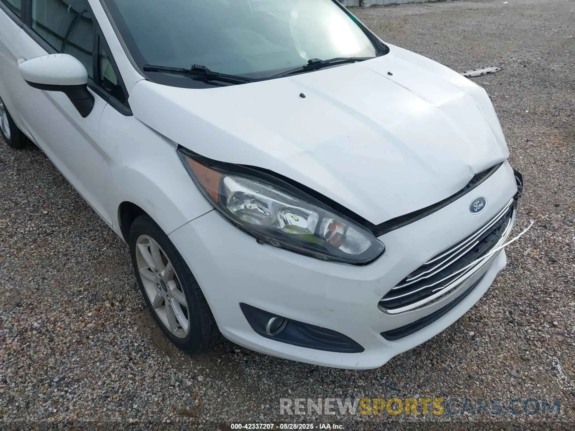 18 Photograph of a damaged car 3FADP4BJ5KM123583 FORD FIESTA 2019