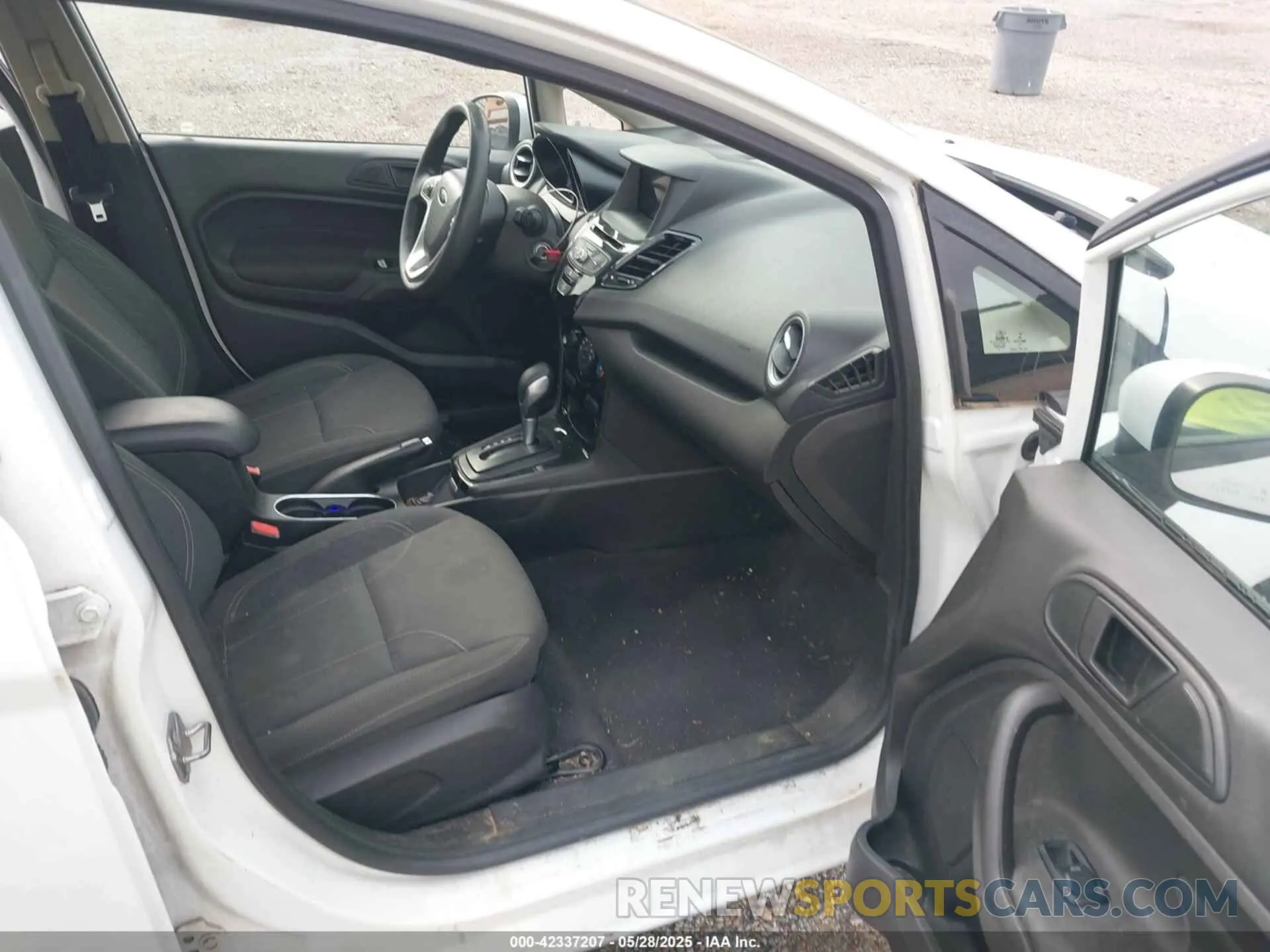 5 Photograph of a damaged car 3FADP4BJ5KM123583 FORD FIESTA 2019
