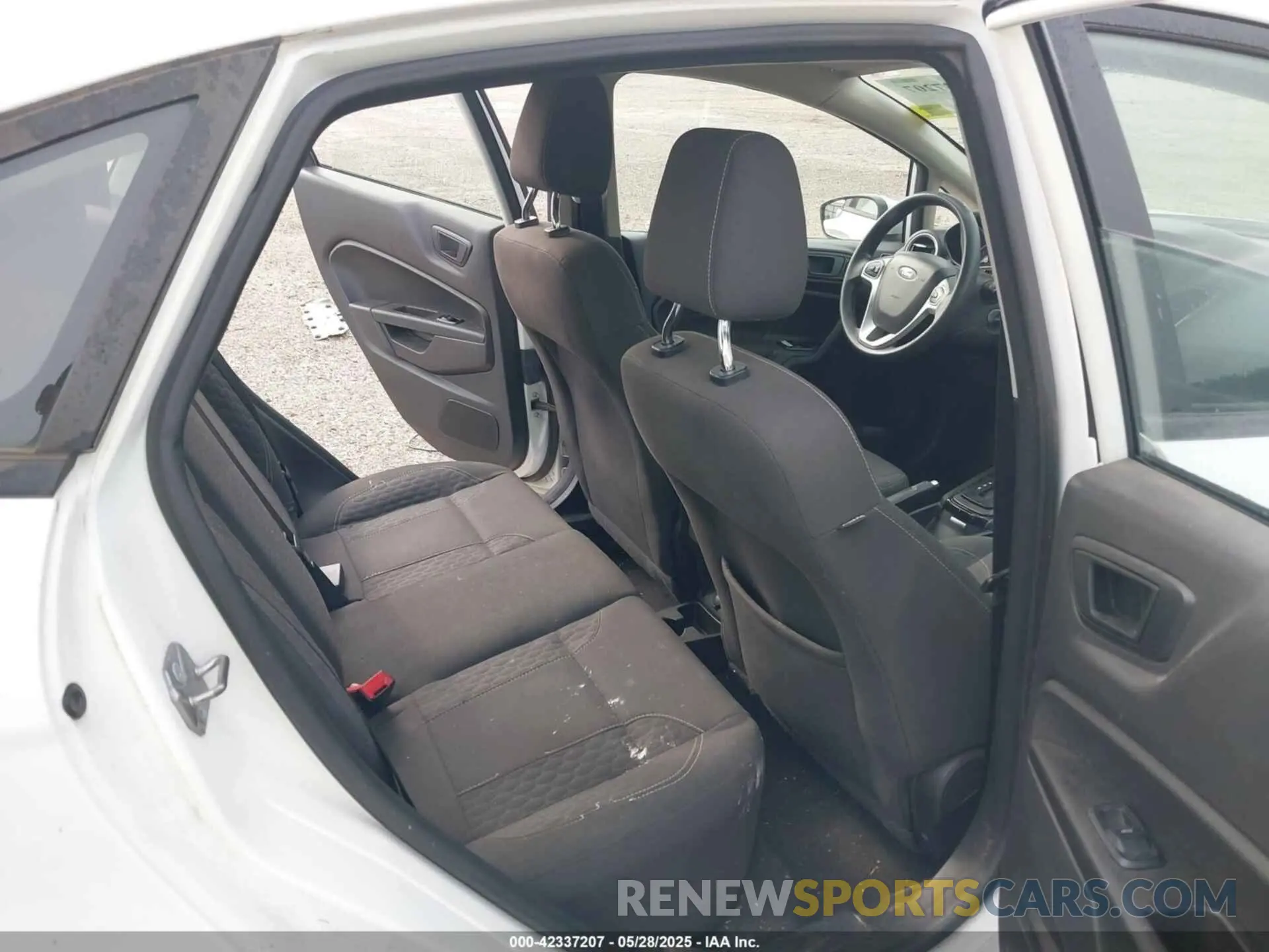 8 Photograph of a damaged car 3FADP4BJ5KM123583 FORD FIESTA 2019