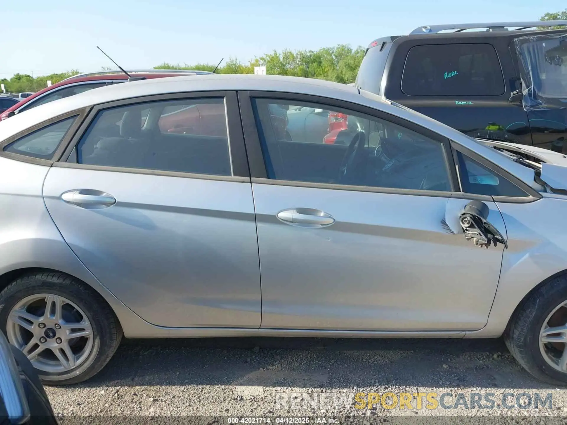 13 Photograph of a damaged car 3FADP4BJ6KM110647 FORD FIESTA 2019