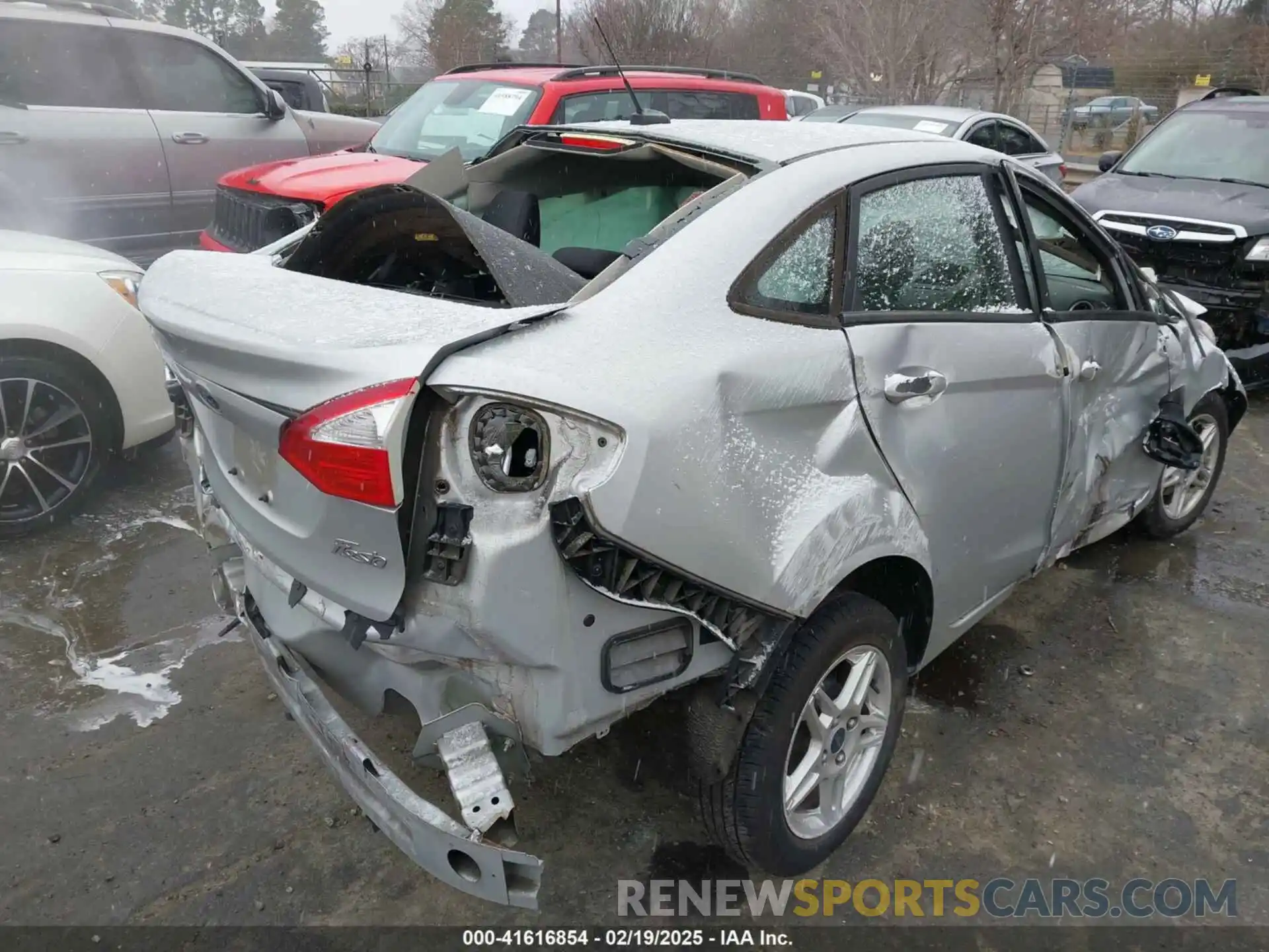 6 Photograph of a damaged car 3FADP4BJ6KM112818 FORD FIESTA 2019