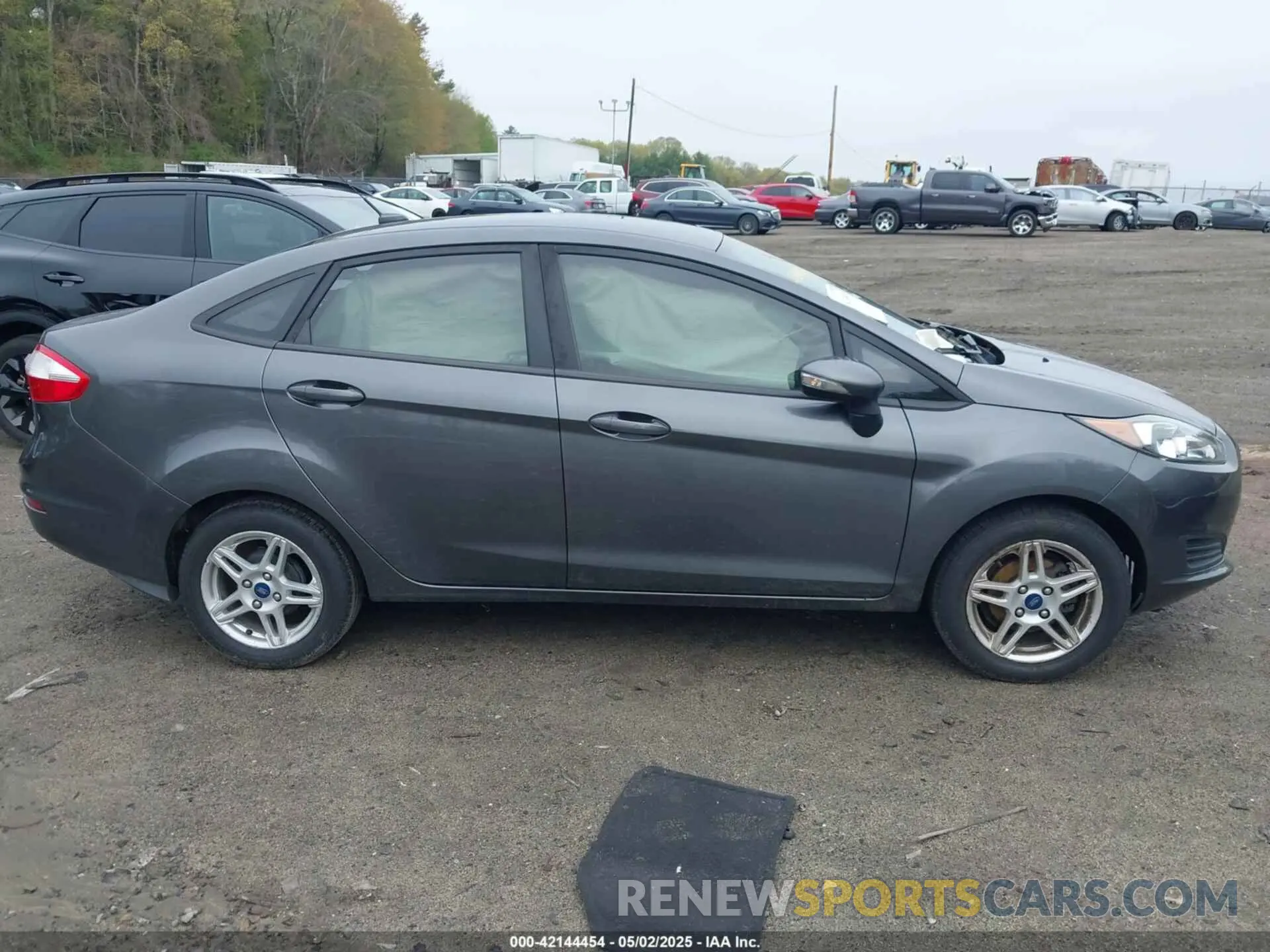 13 Photograph of a damaged car 3FADP4BJ6KM120398 FORD FIESTA 2019