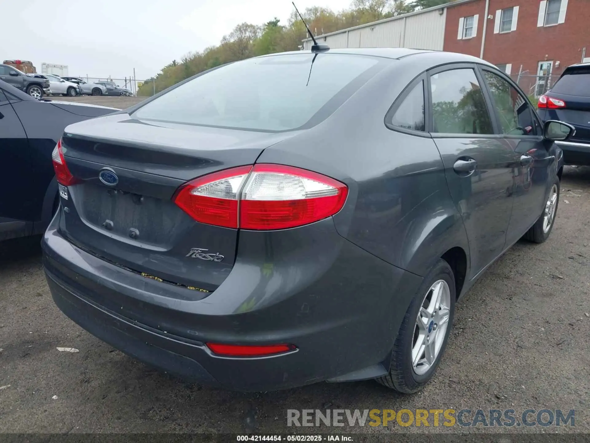 4 Photograph of a damaged car 3FADP4BJ6KM120398 FORD FIESTA 2019