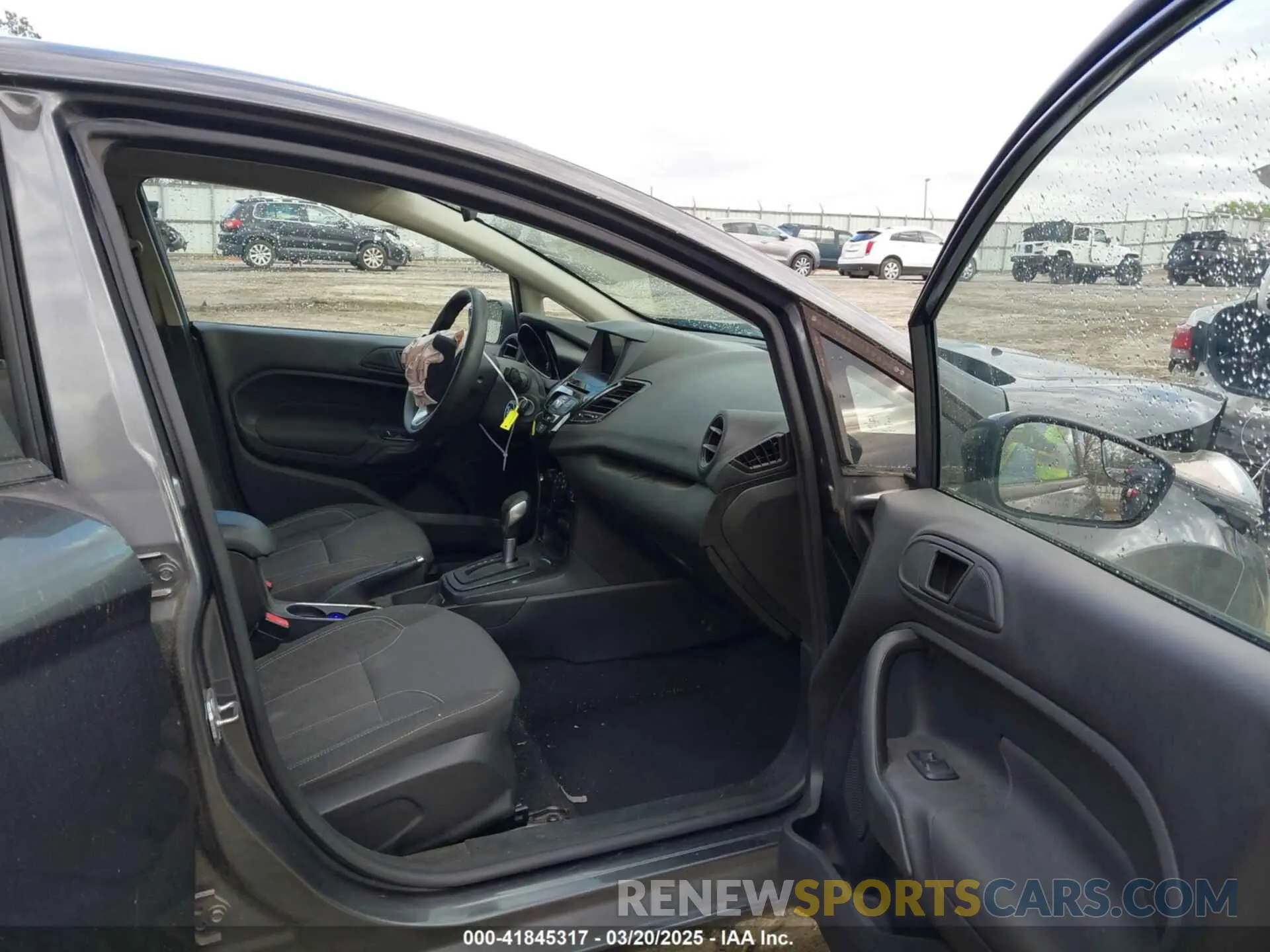 5 Photograph of a damaged car 3FADP4BJ6KM124449 FORD FIESTA 2019