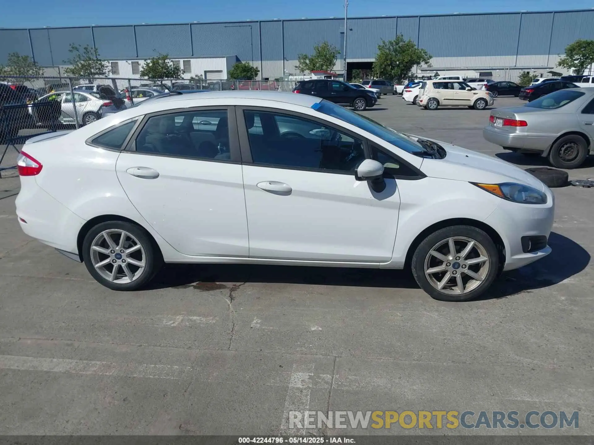 14 Photograph of a damaged car 3FADP4BJ6KM143891 FORD FIESTA 2019