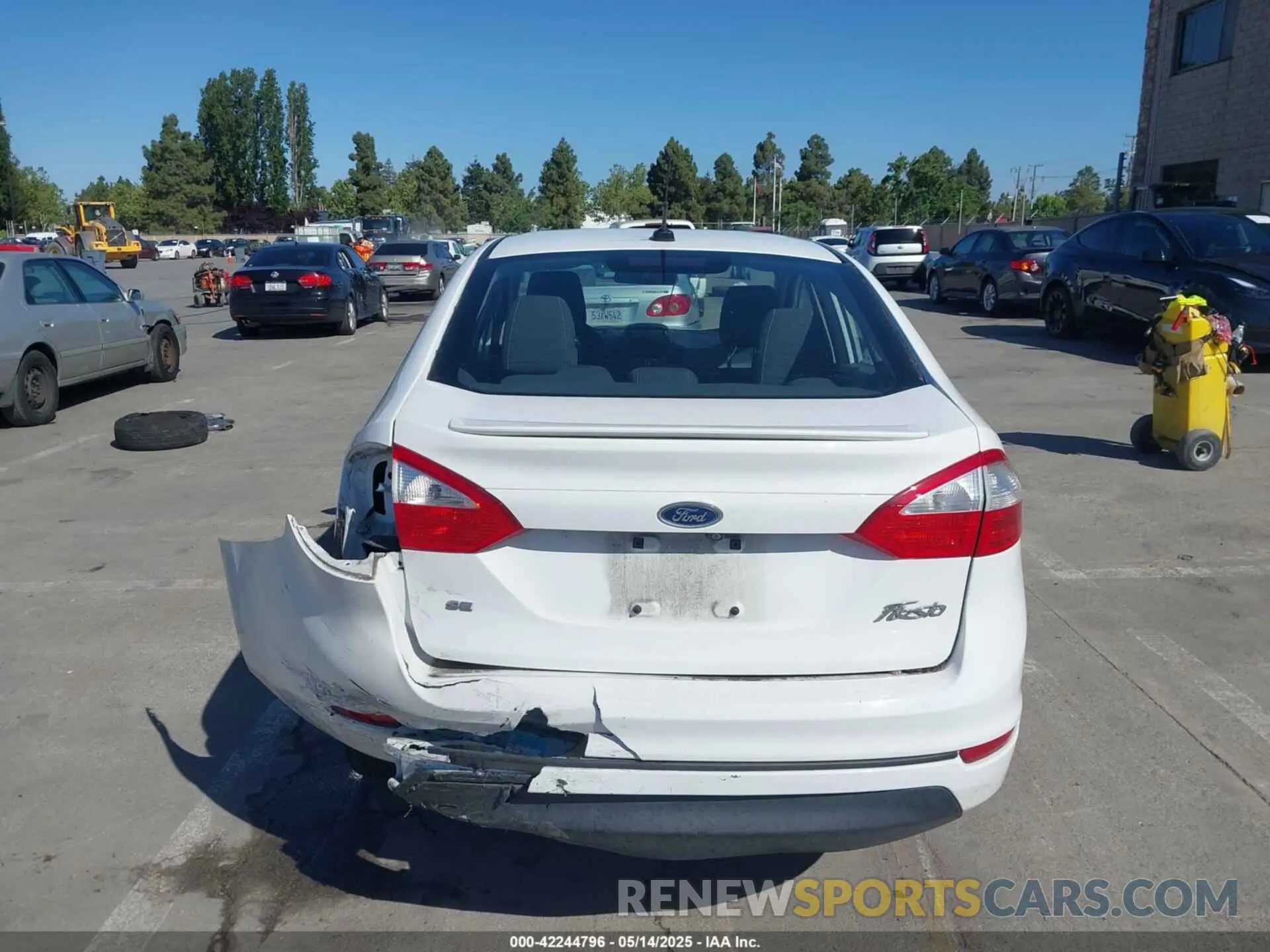 17 Photograph of a damaged car 3FADP4BJ6KM143891 FORD FIESTA 2019