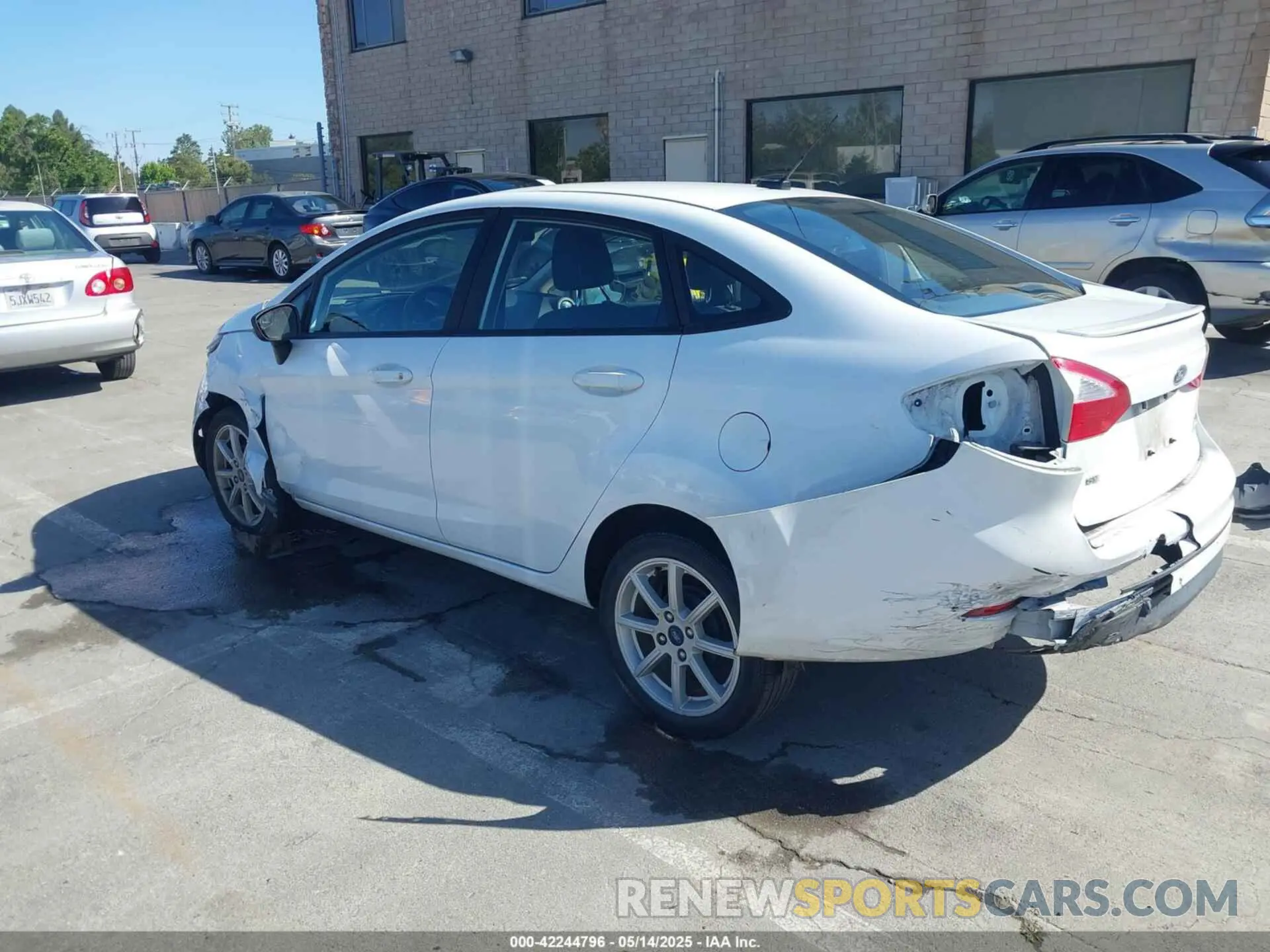 18 Photograph of a damaged car 3FADP4BJ6KM143891 FORD FIESTA 2019