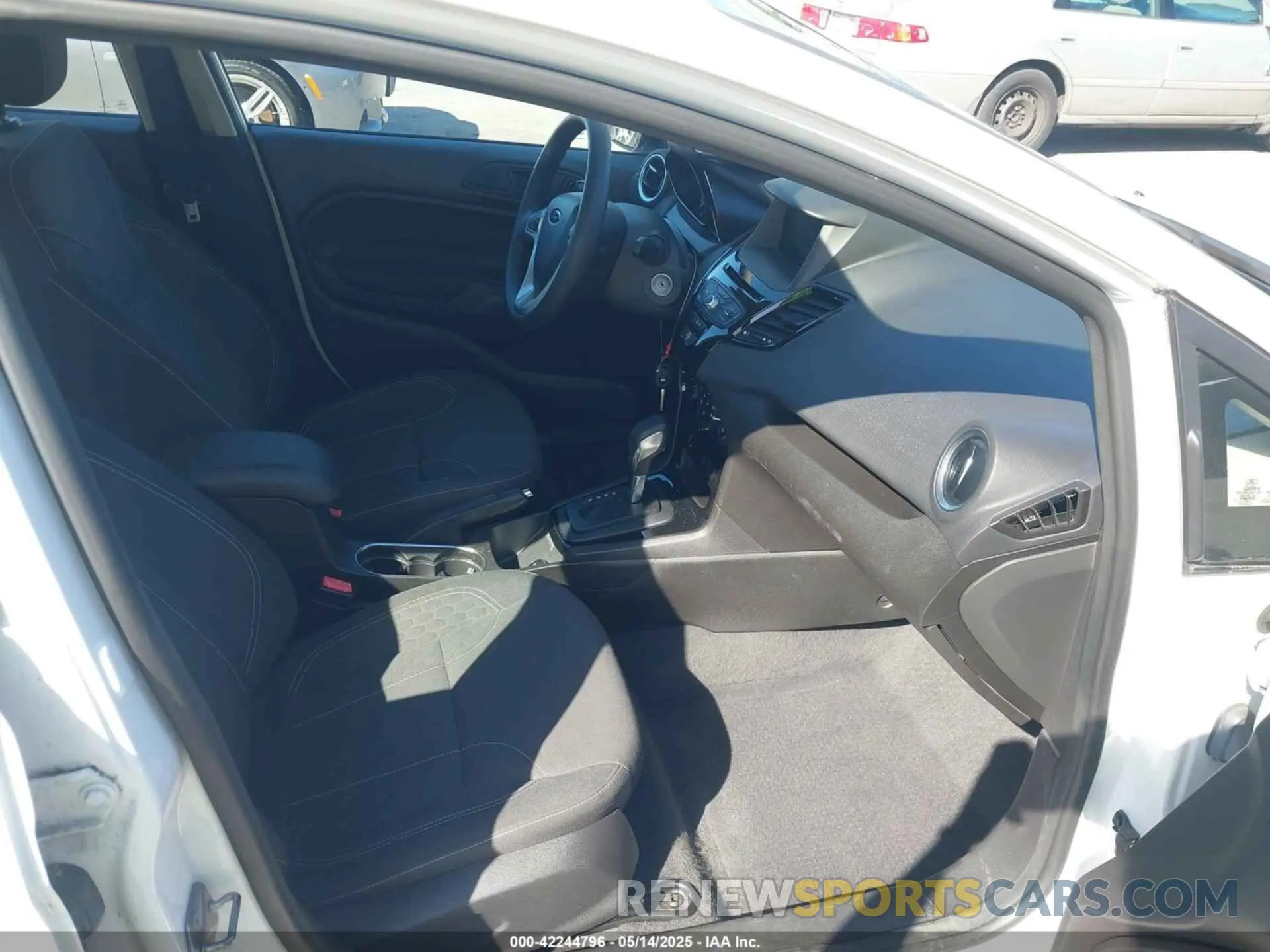 5 Photograph of a damaged car 3FADP4BJ6KM143891 FORD FIESTA 2019