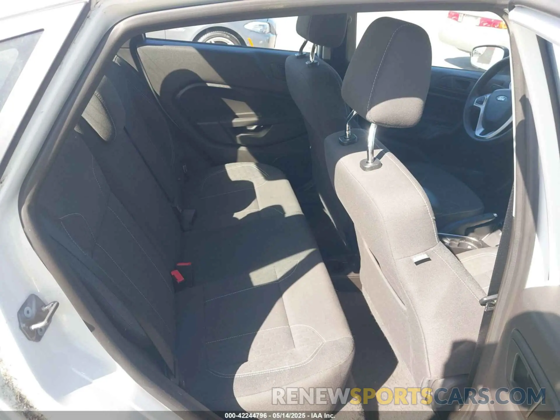 8 Photograph of a damaged car 3FADP4BJ6KM143891 FORD FIESTA 2019