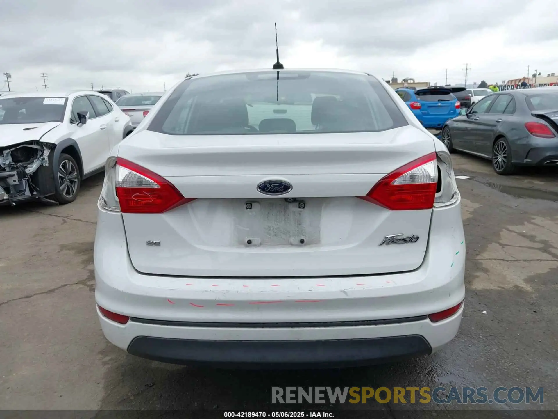 17 Photograph of a damaged car 3FADP4BJ7KM120264 FORD FIESTA 2019