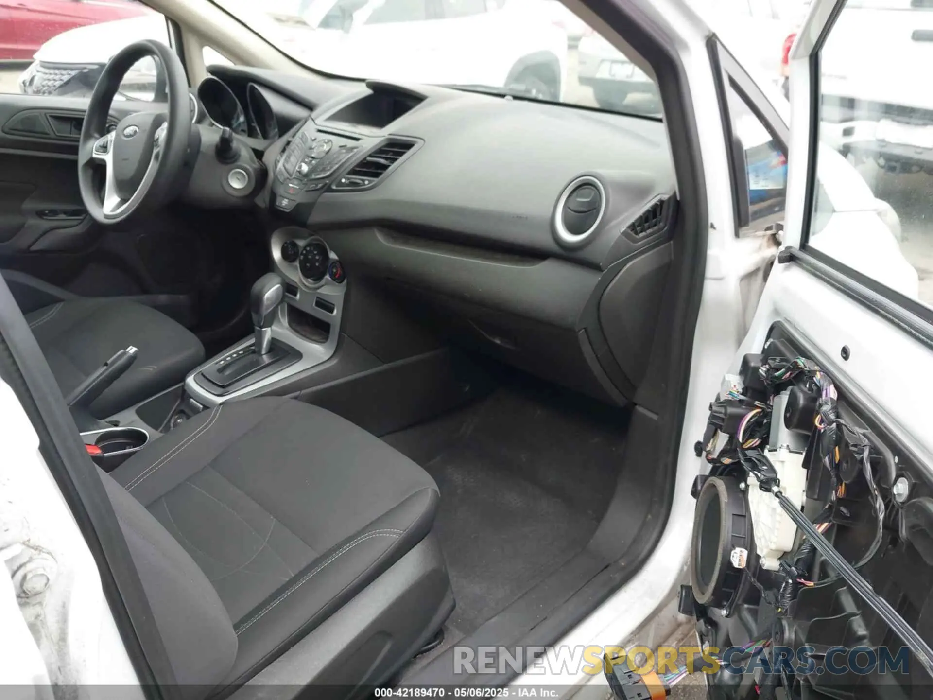 5 Photograph of a damaged car 3FADP4BJ7KM120264 FORD FIESTA 2019