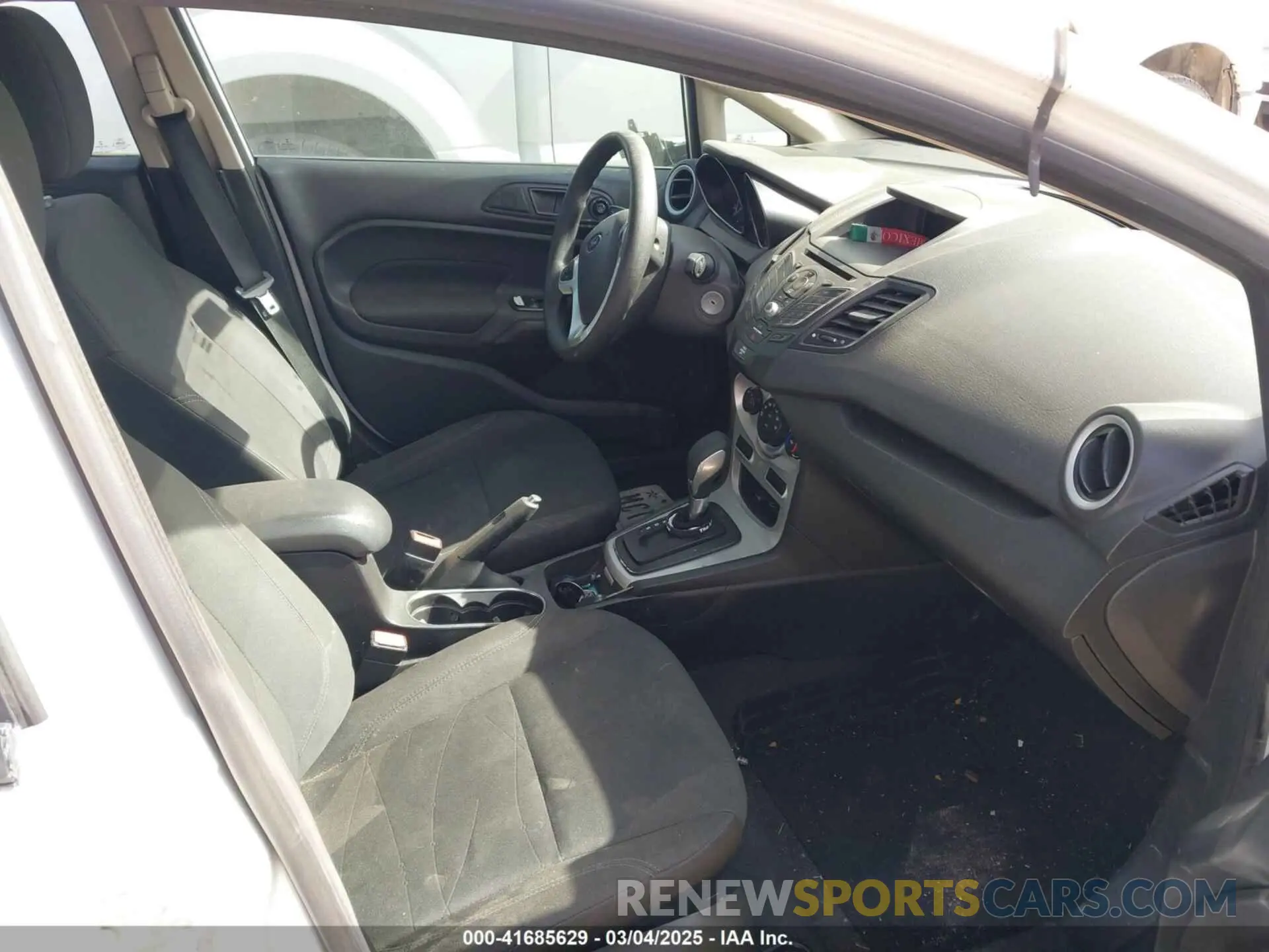 5 Photograph of a damaged car 3FADP4BJ7KM135217 FORD FIESTA 2019