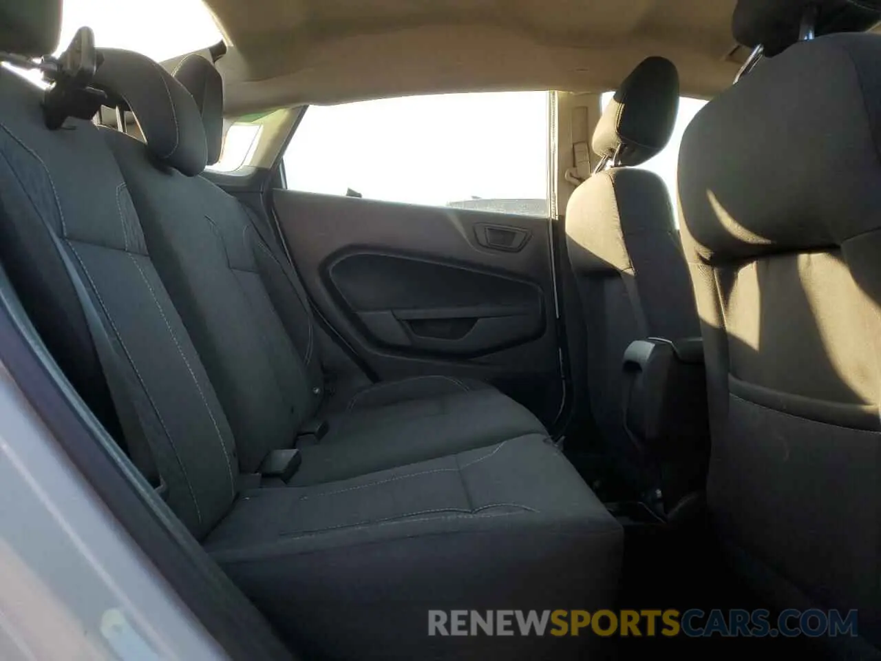 10 Photograph of a damaged car 3FADP4BJ7KM138697 FORD FIESTA 2019